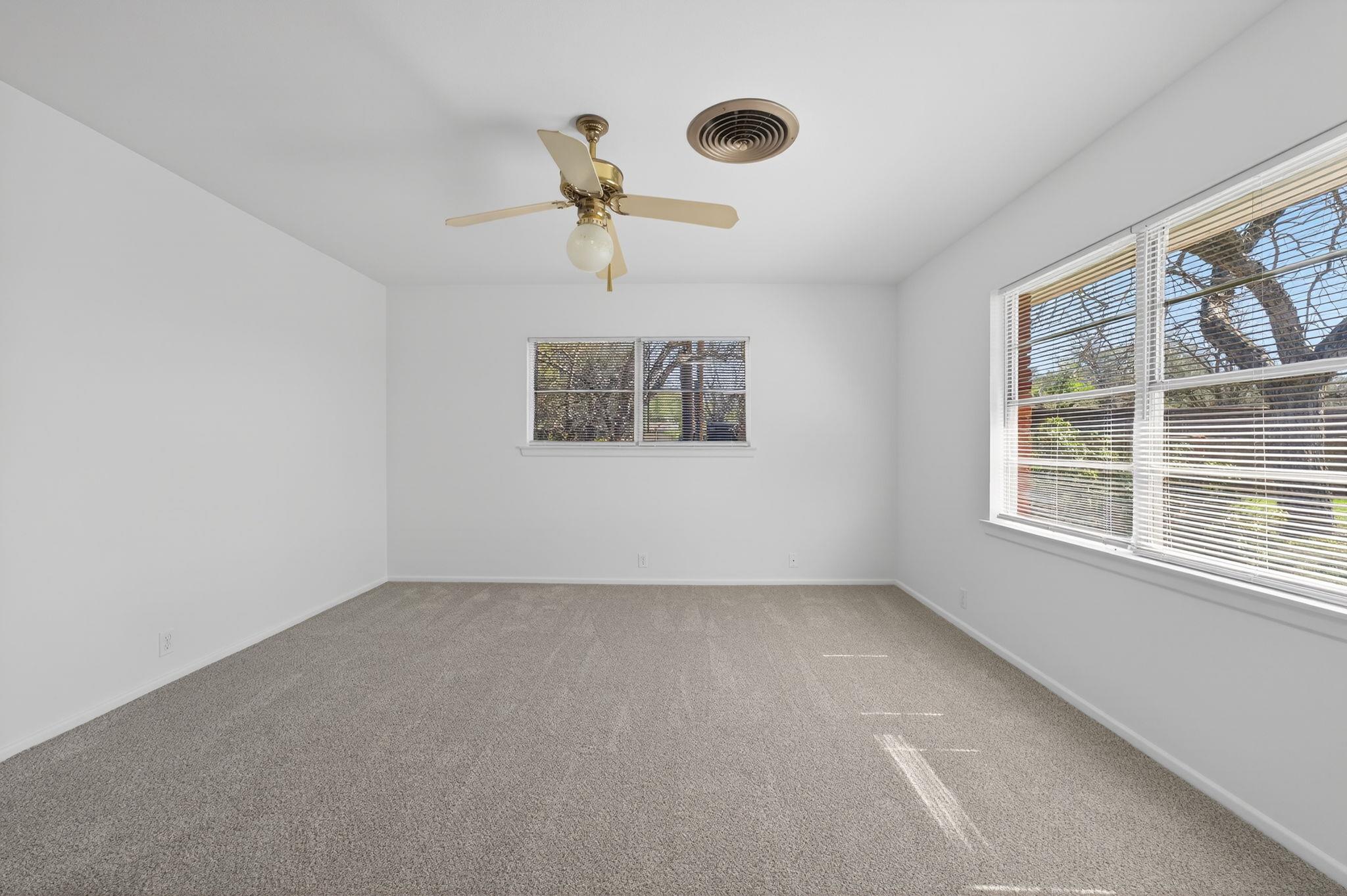 514 Hospital Blvd, Floresville, TX 78114