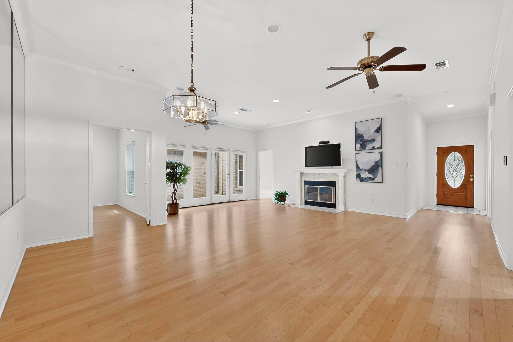 2203 Onion Creek Pkwy # 8, Austin, TX 78747