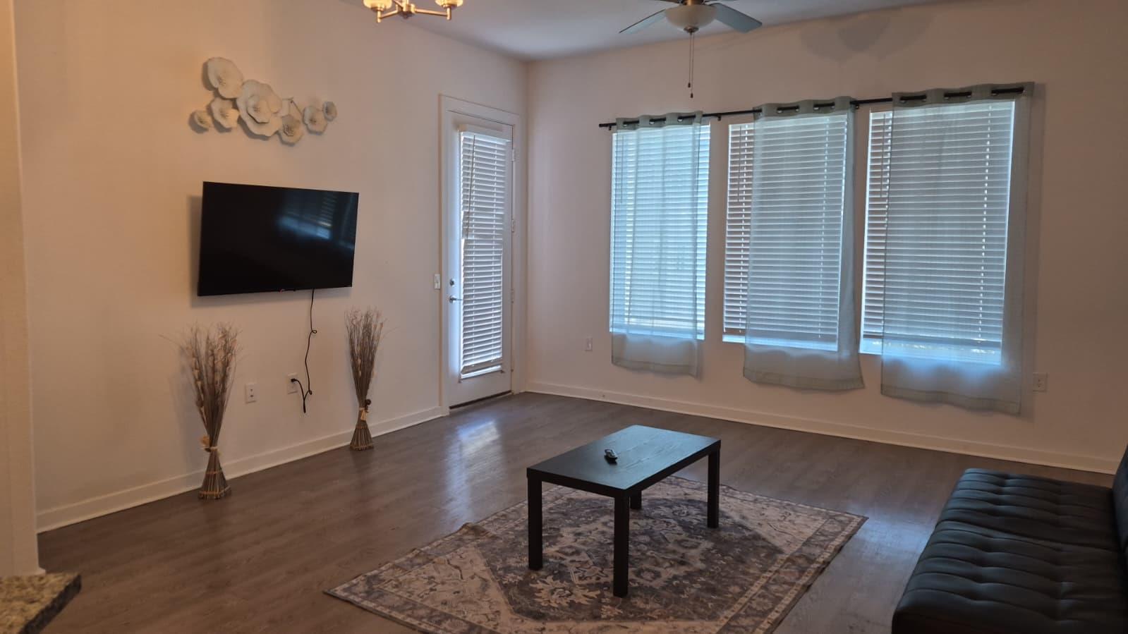 680 Naumann DR #A3 # A3, Leander, TX 78641