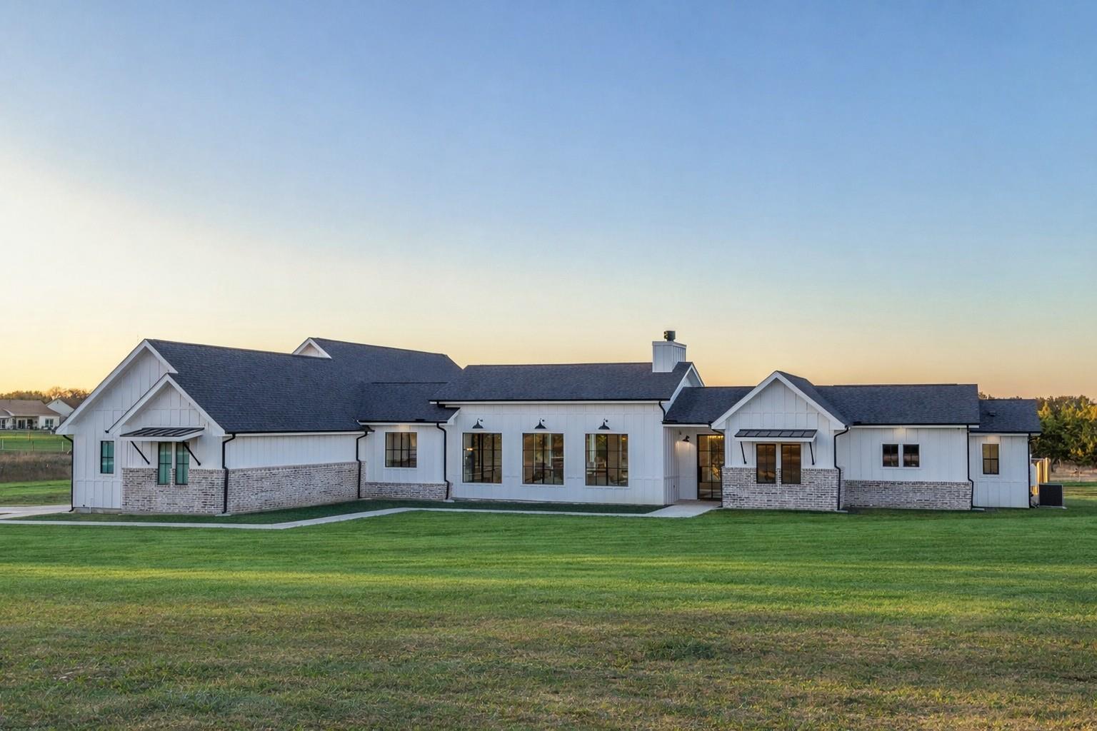 325 Sundance Trl, Liberty Hill, TX 78642