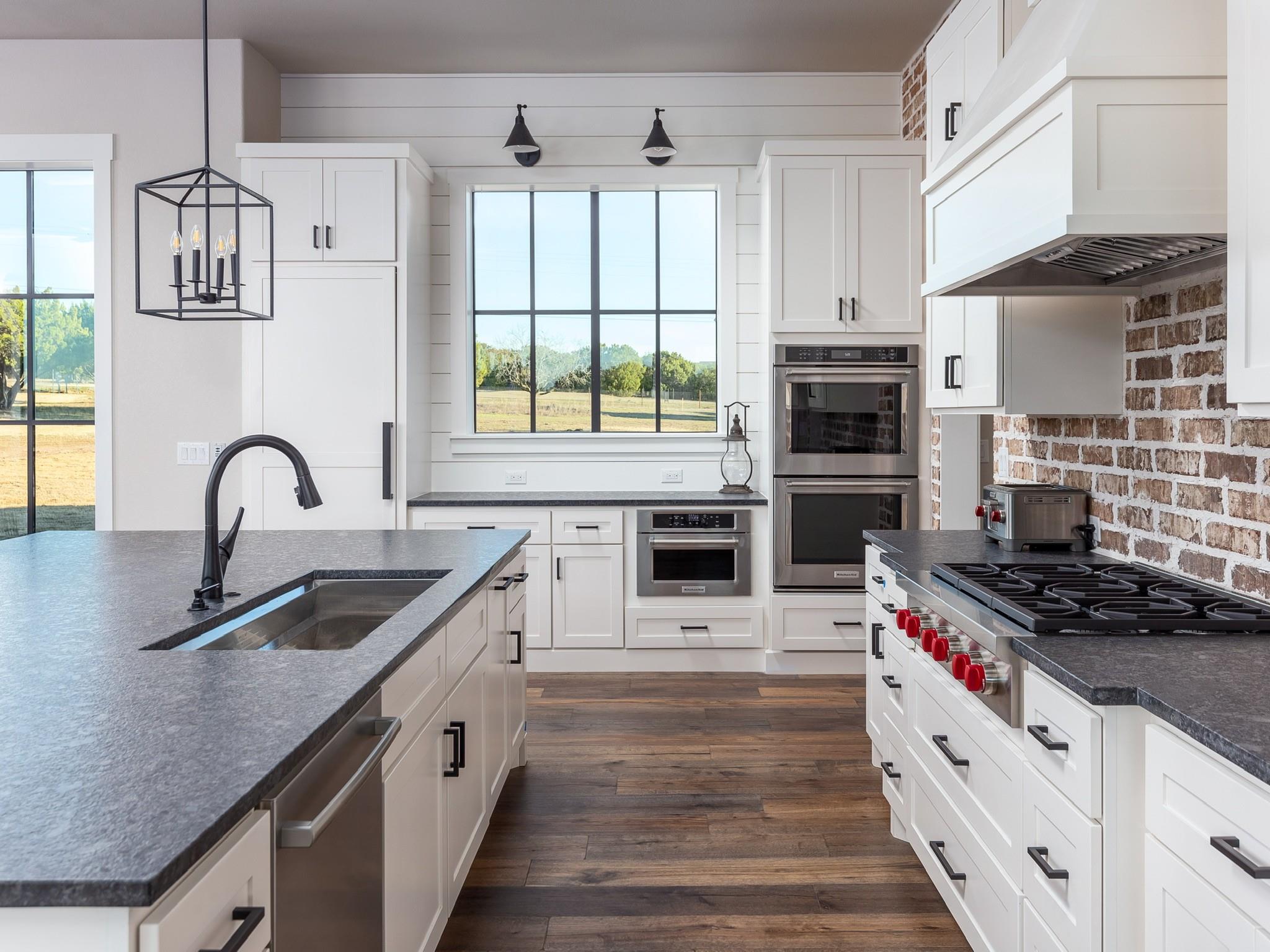 325 Sundance Trl, Liberty Hill, TX 78642