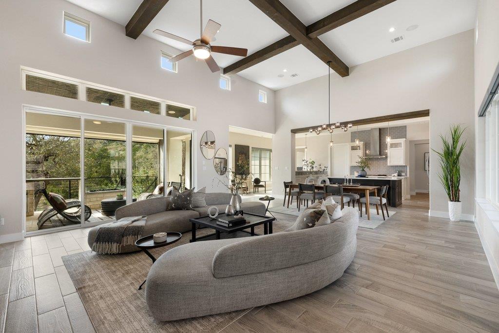 311 Bowcross Pt, Austin, TX 78738