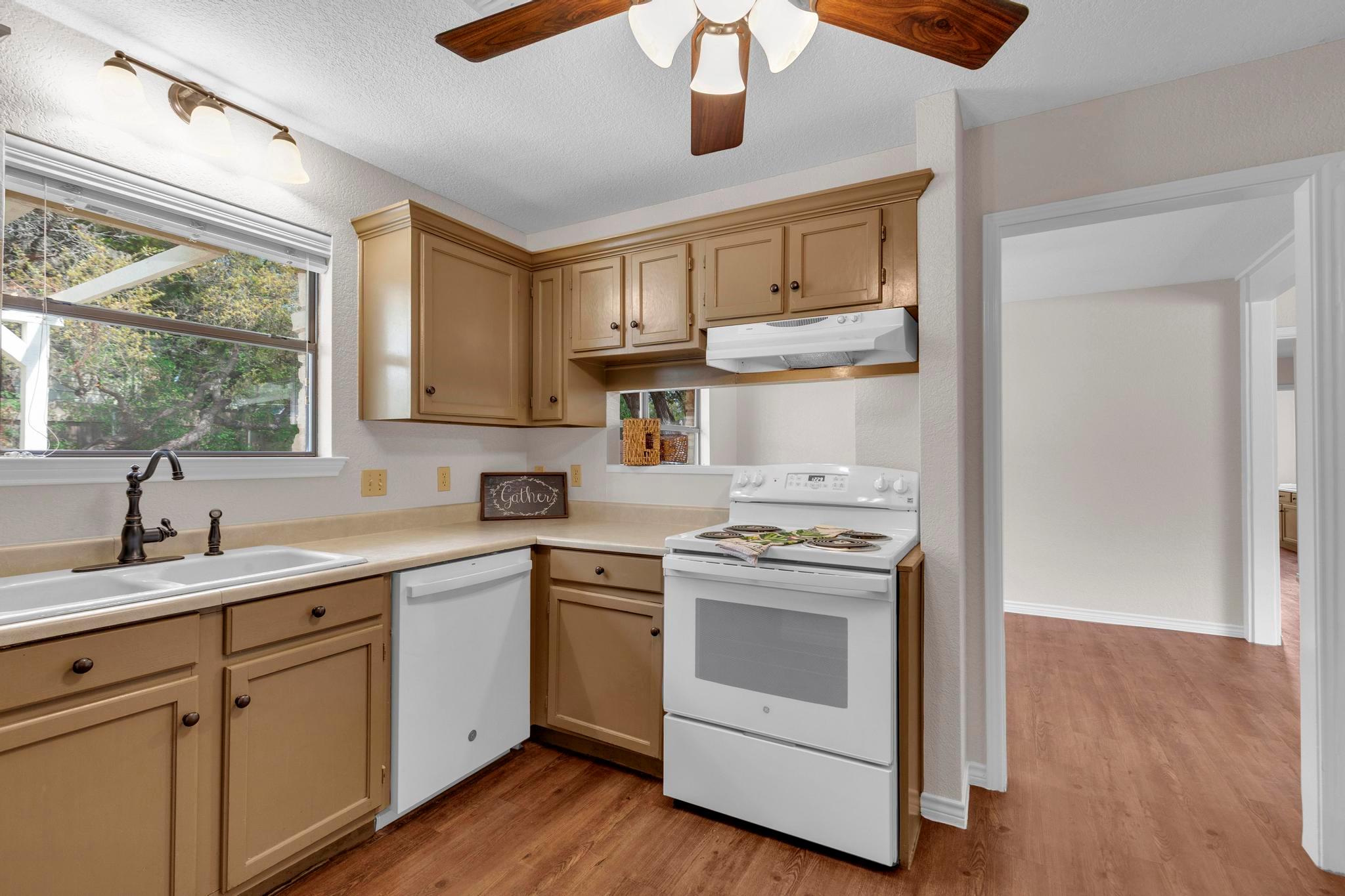 7902 Bar K Ranch Rd, Lago Vista, TX 78645