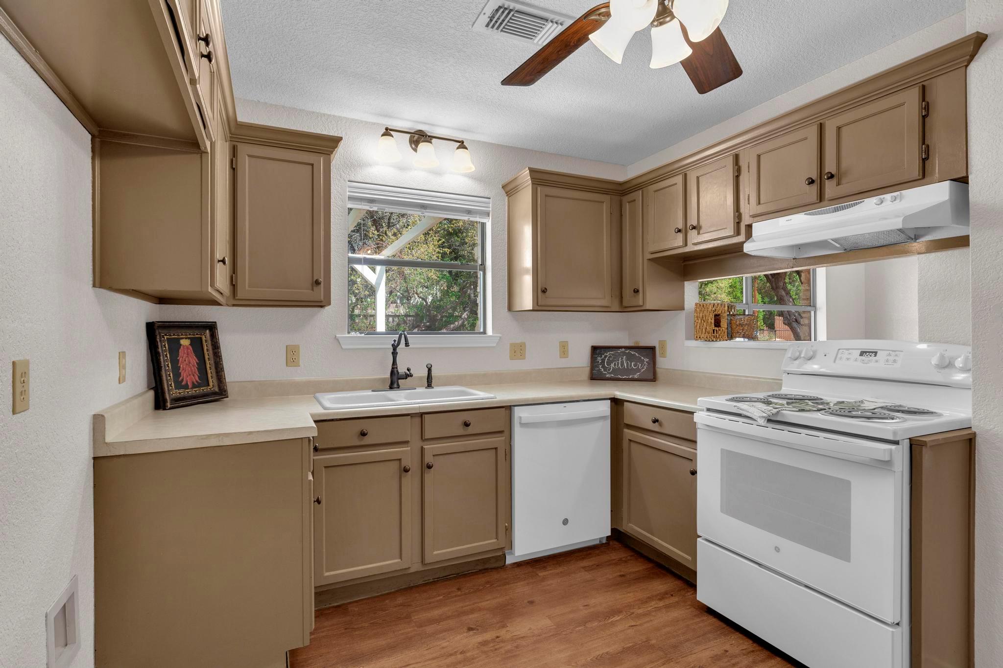 7902 Bar K Ranch Rd, Lago Vista, TX 78645