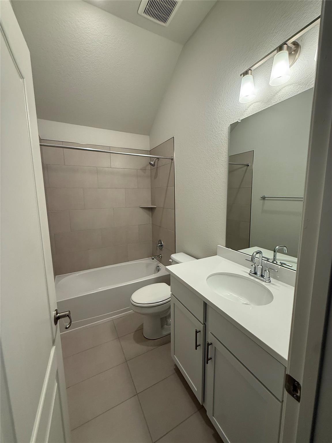 13627 Barn Chime St, Elgin, TX 78621