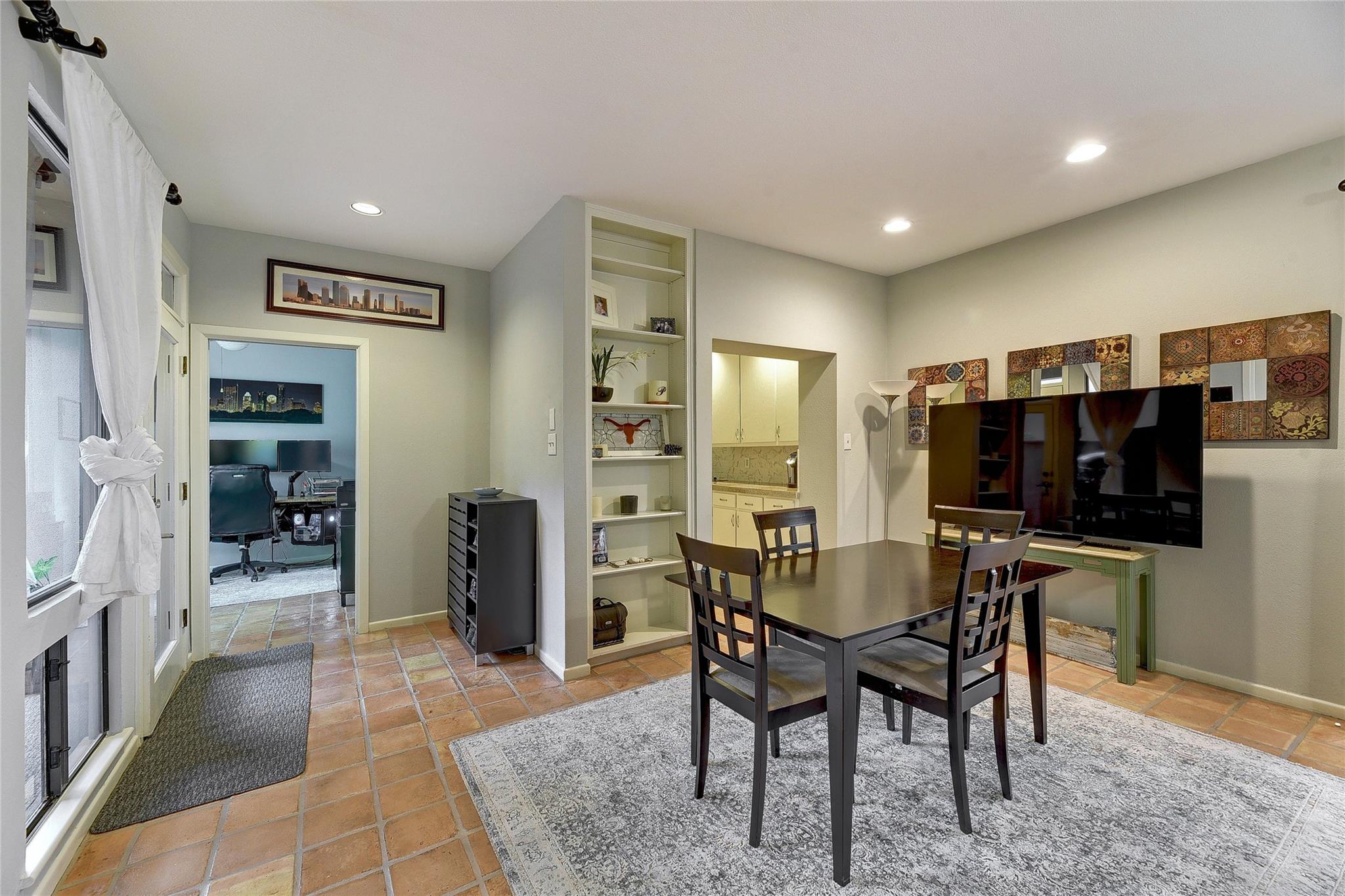 1735 Spyglass Dr # 117, Austin, TX 78746