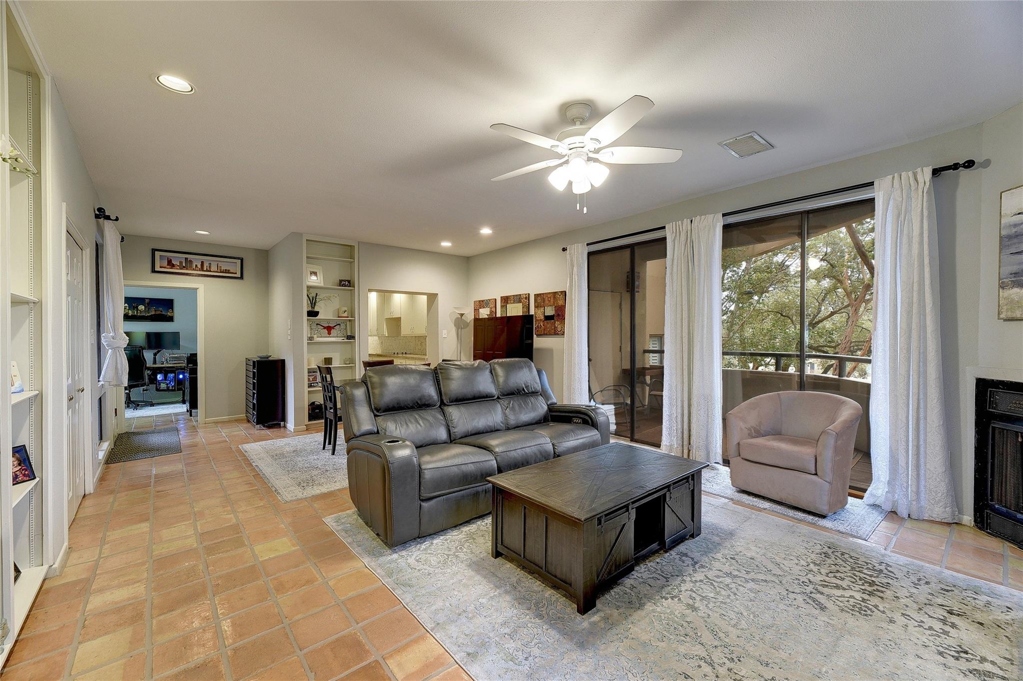 1735 Spyglass Dr # 117, Austin, TX 78746