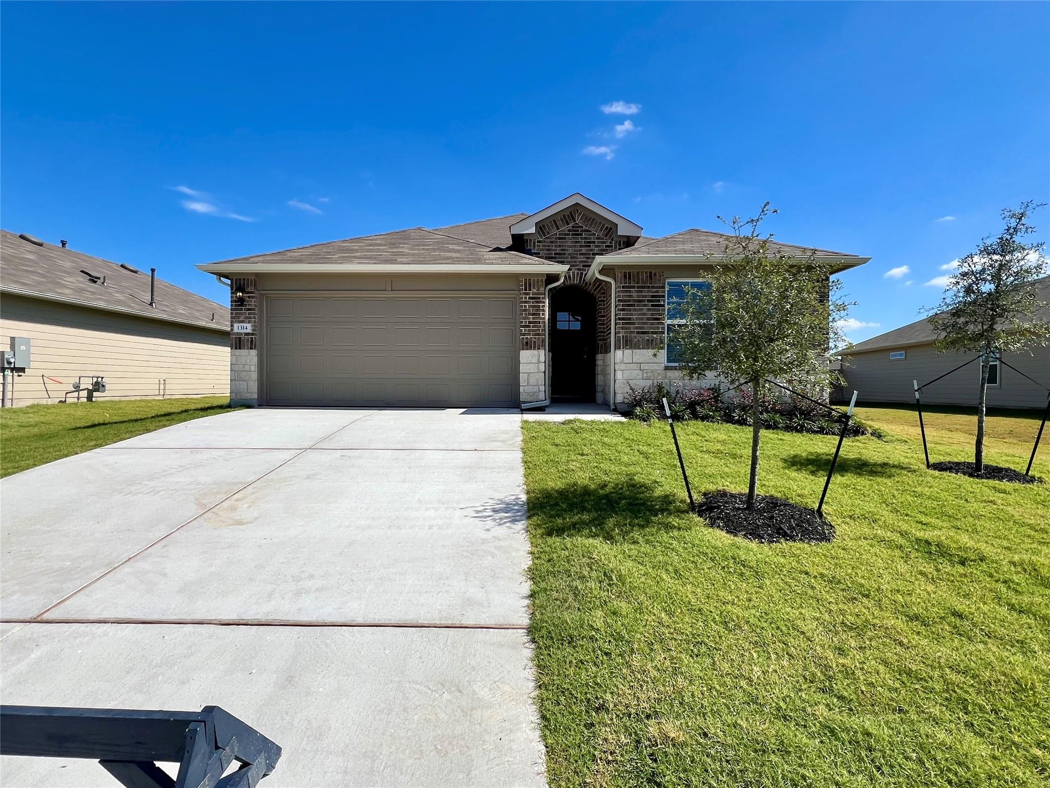 1314 Prescott Pl, Lockhart, TX 78644