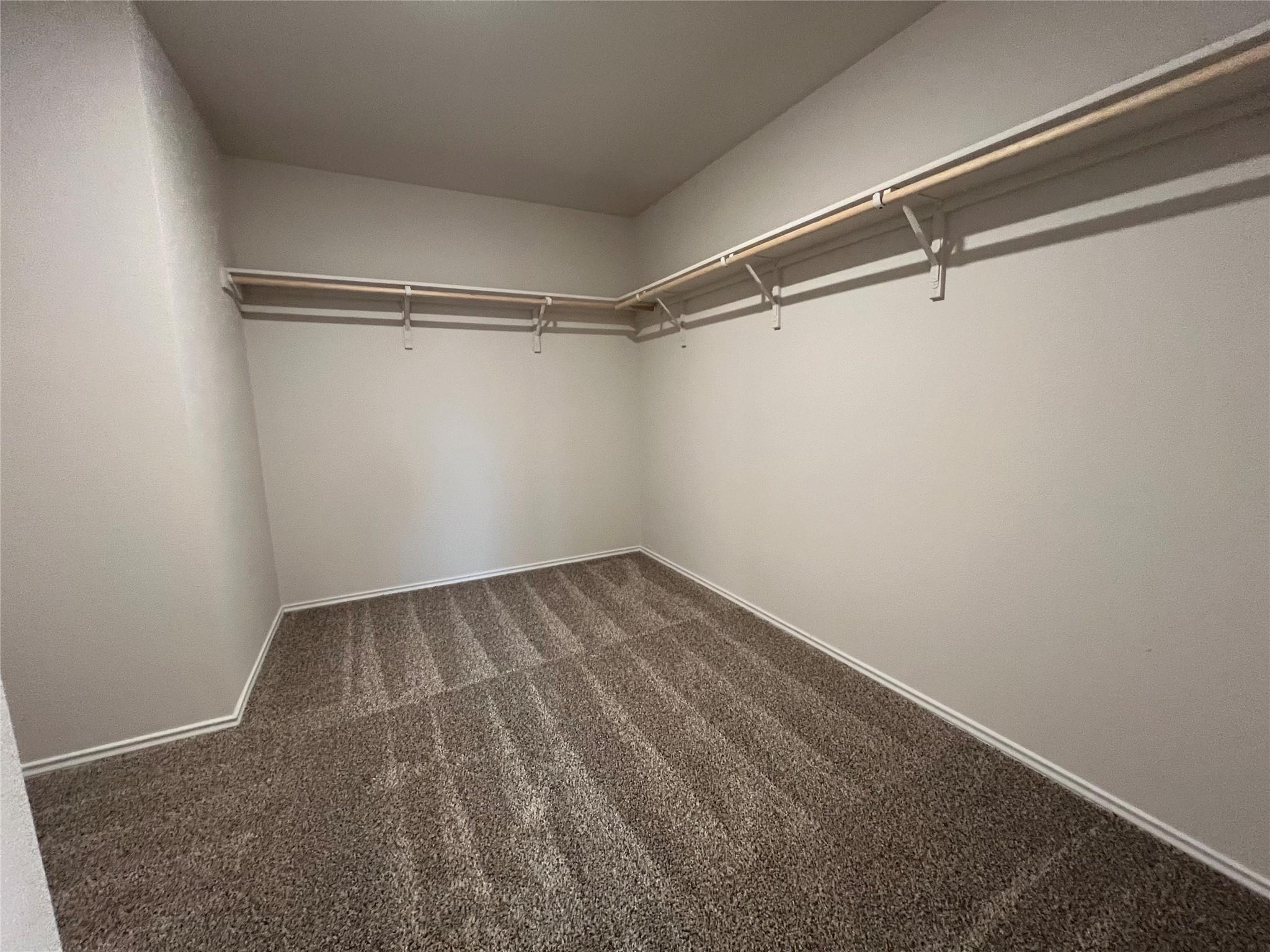 305 Wirecrested Dr, Lockhart, TX 78644