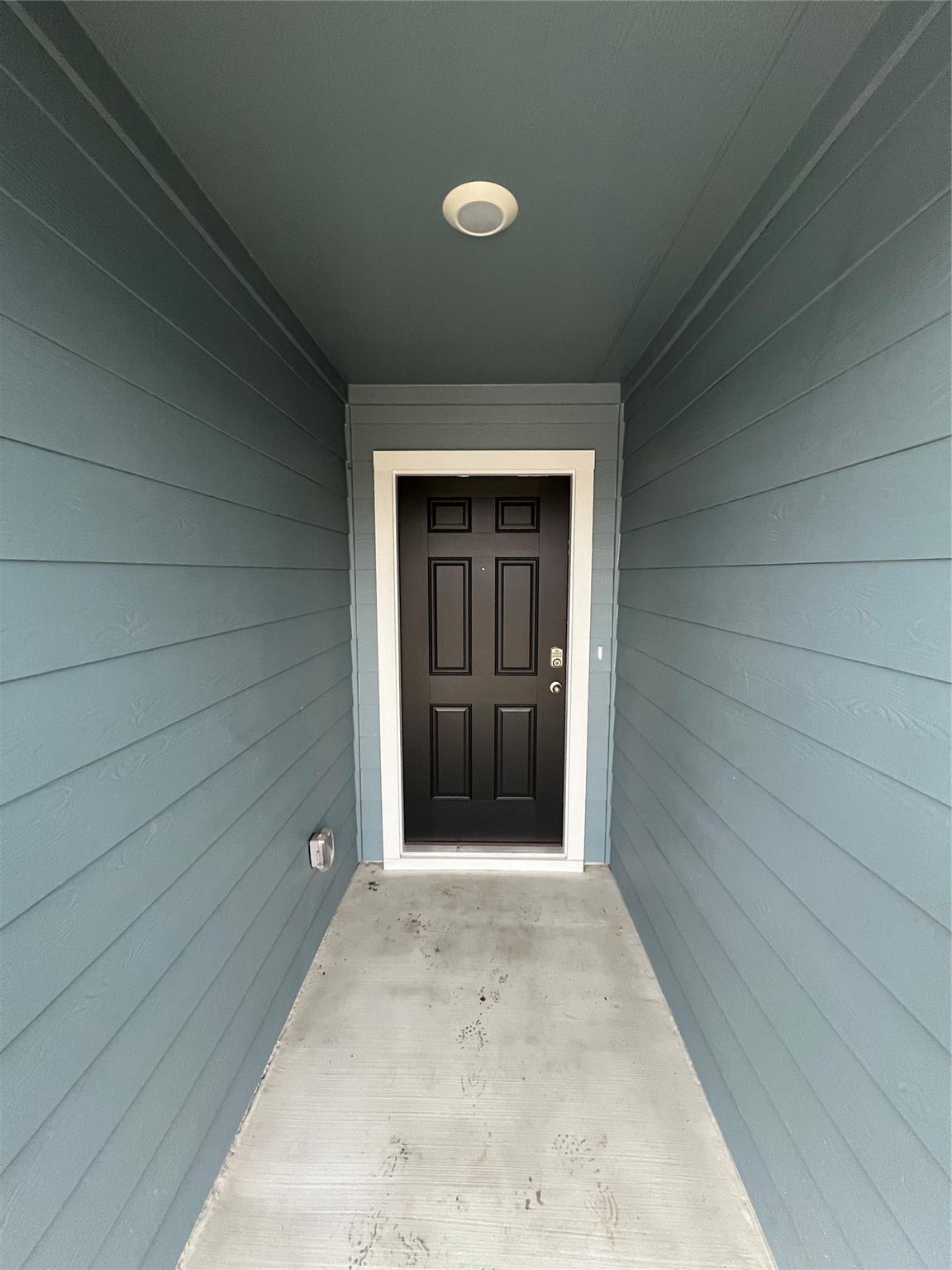 305 Wirecrested Dr, Lockhart, TX 78644