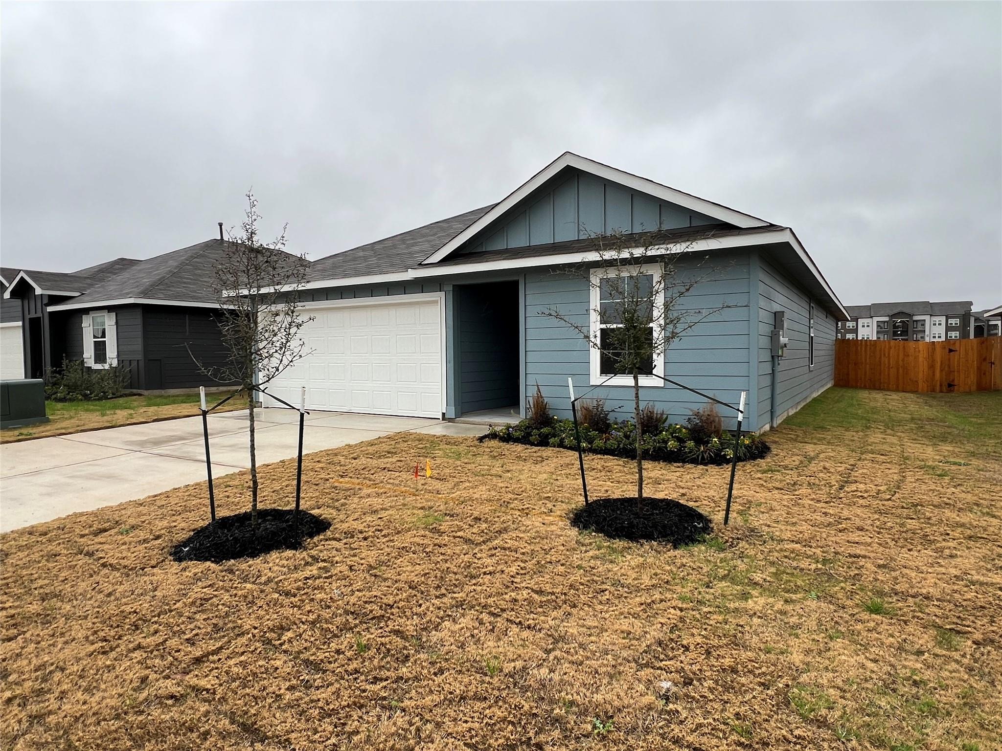 305 Wirecrested Dr, Lockhart, TX 78644