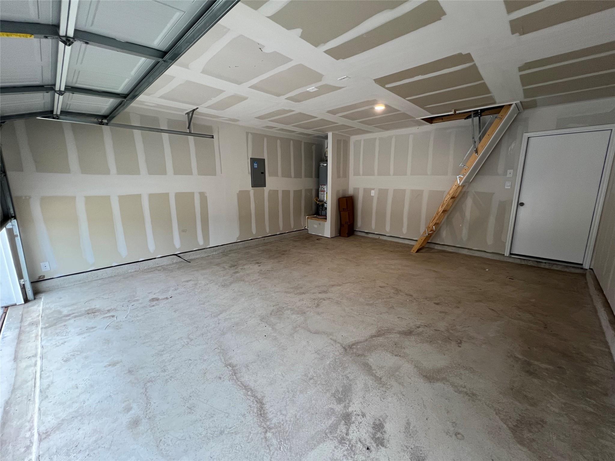 305 Wirecrested Dr, Lockhart, TX 78644