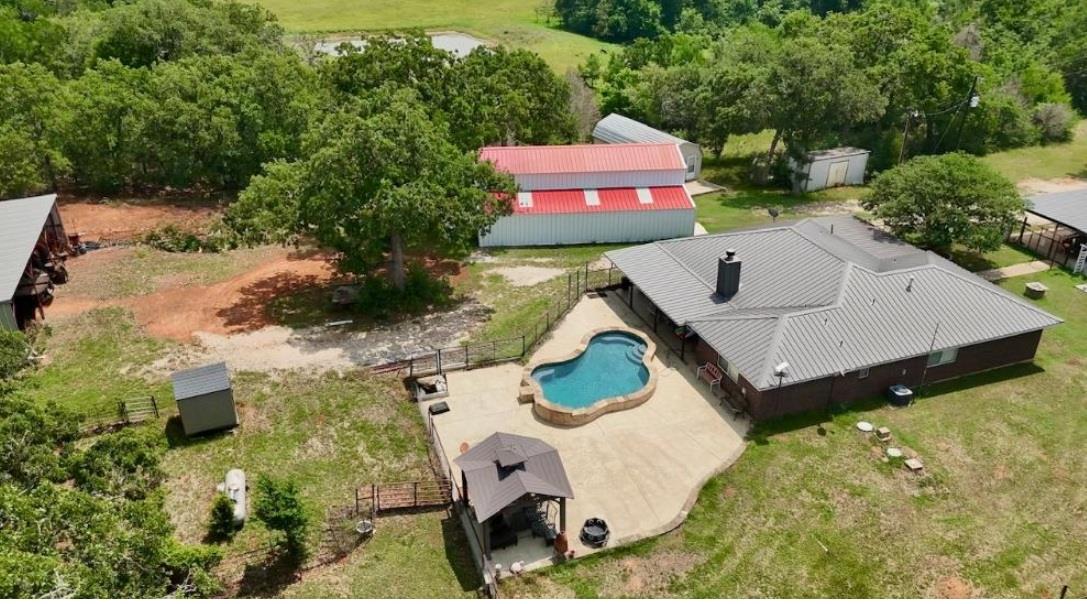 2628 County Road 316, Lexington, TX 78947