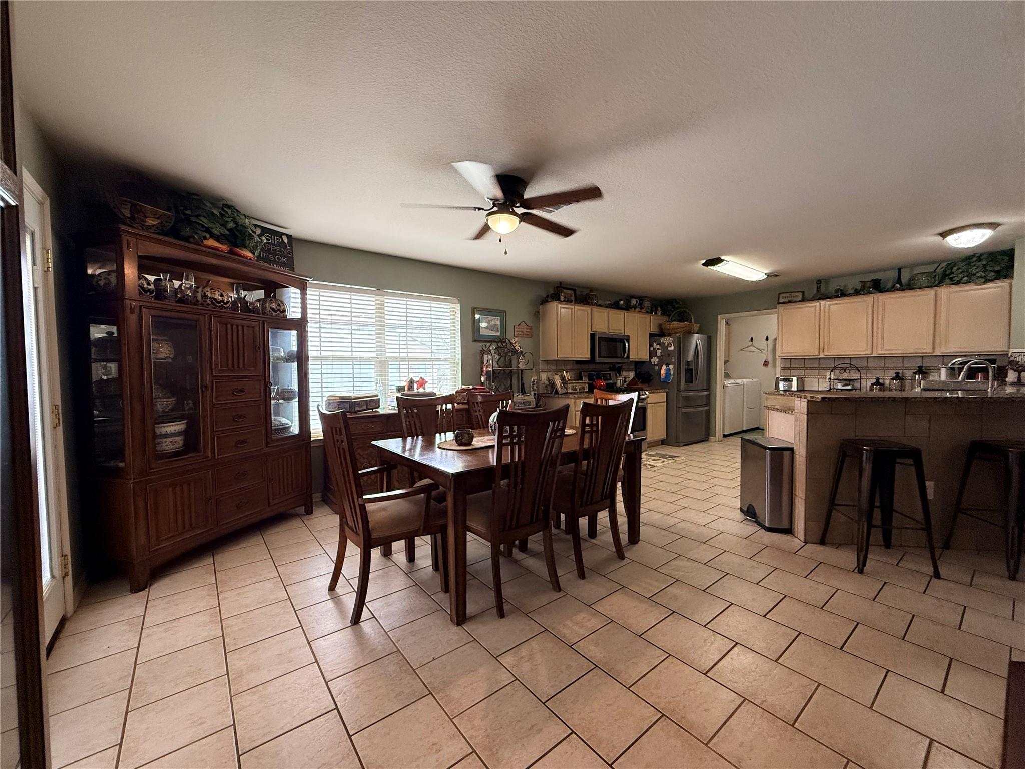 2628 County Road 316, Lexington, TX 78947