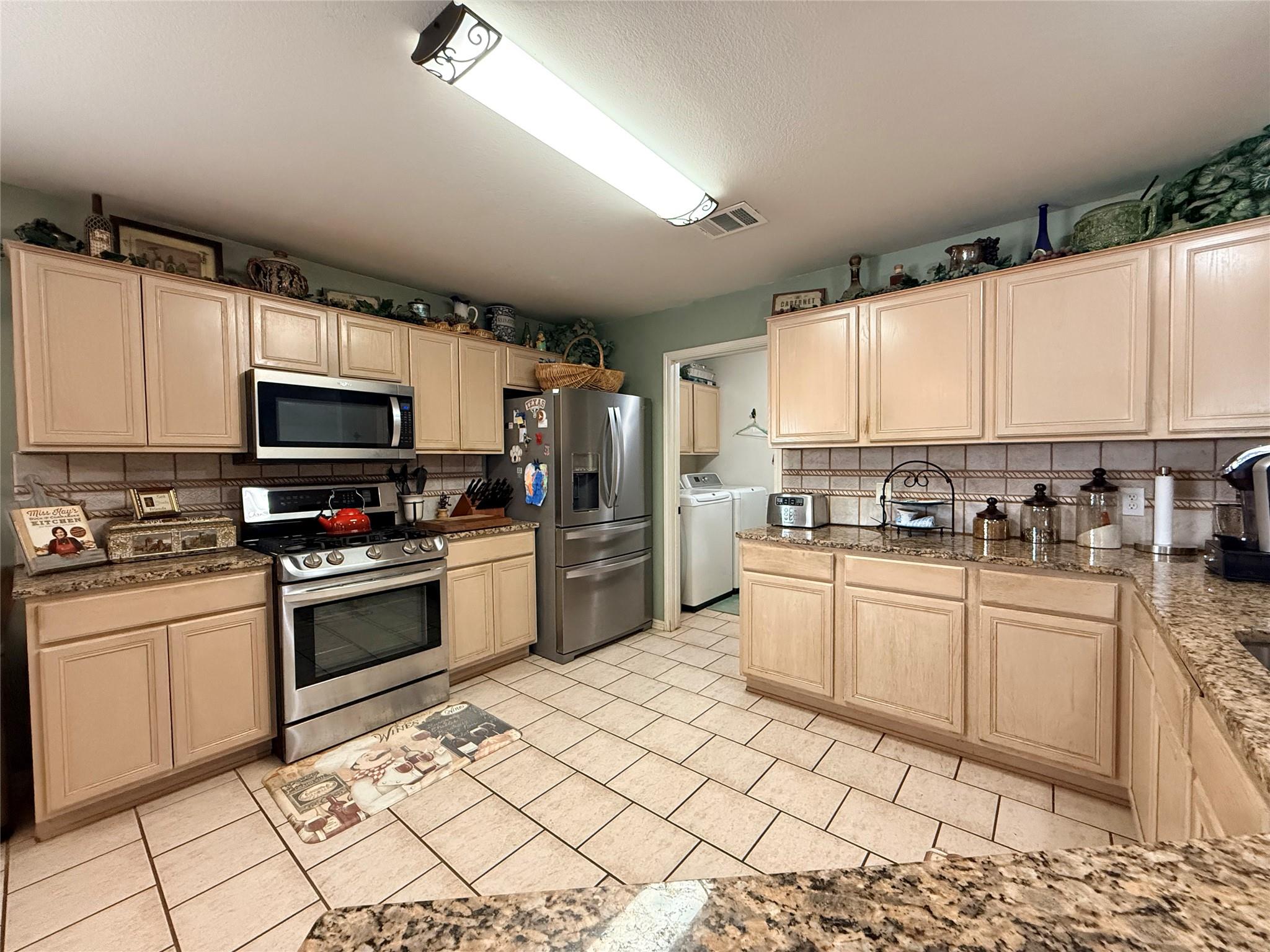 2628 County Road 316, Lexington, TX 78947