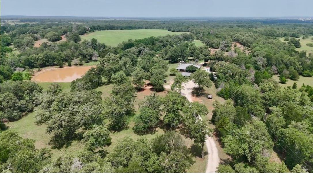 2628 County Road 316, Lexington, TX 78947