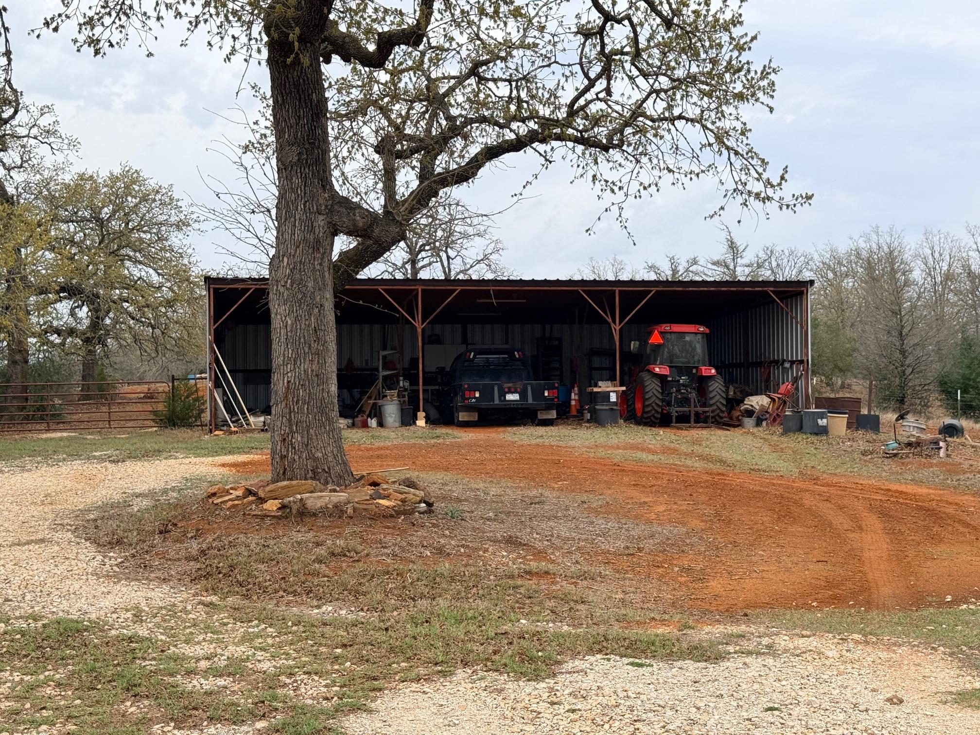 2628 County Road 316, Lexington, TX 78947