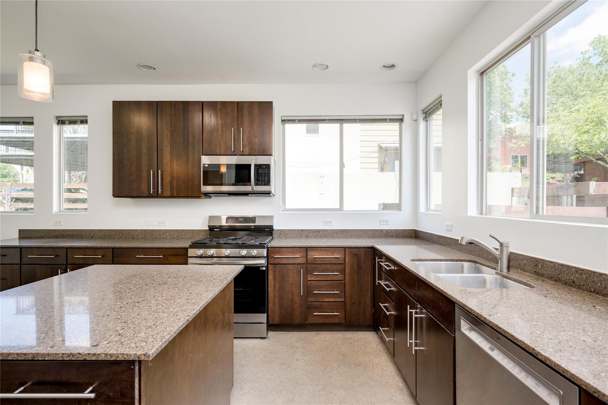 5237 Sendero Hills Pkwy, Austin, TX 78724