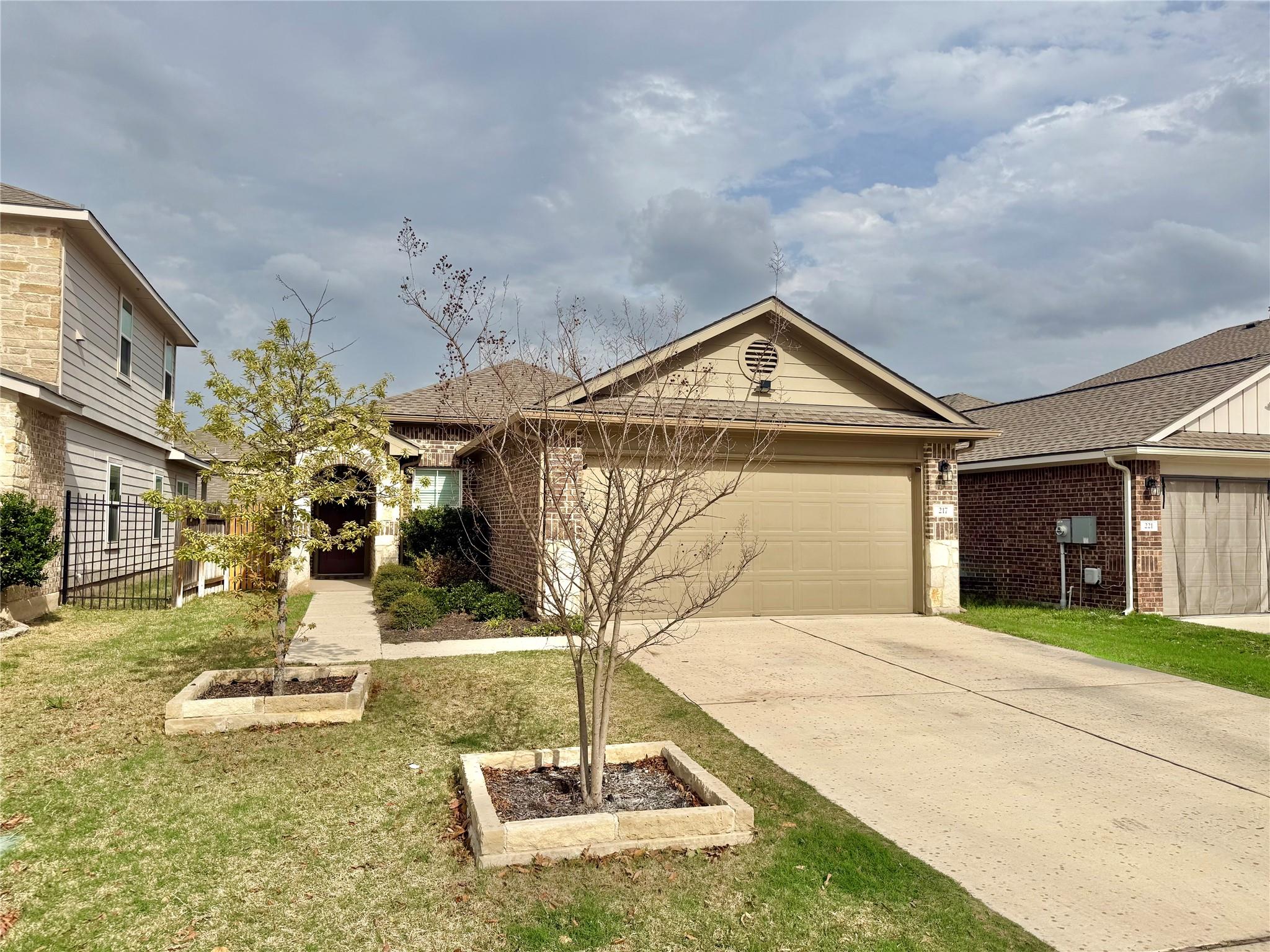 217 Yoakum St, Leander, TX 78641