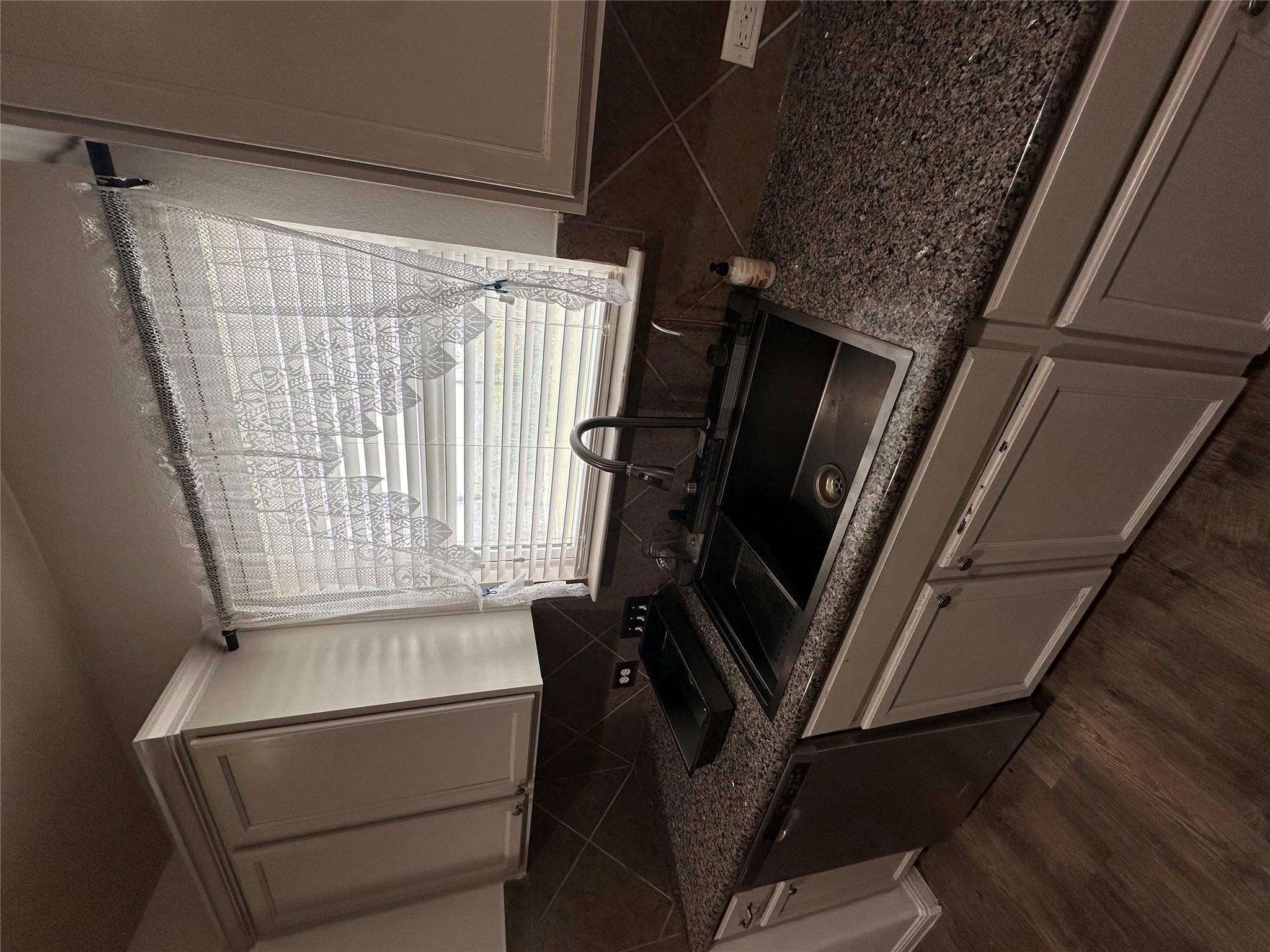 207 Liard River Rd, Hutto, TX 78634