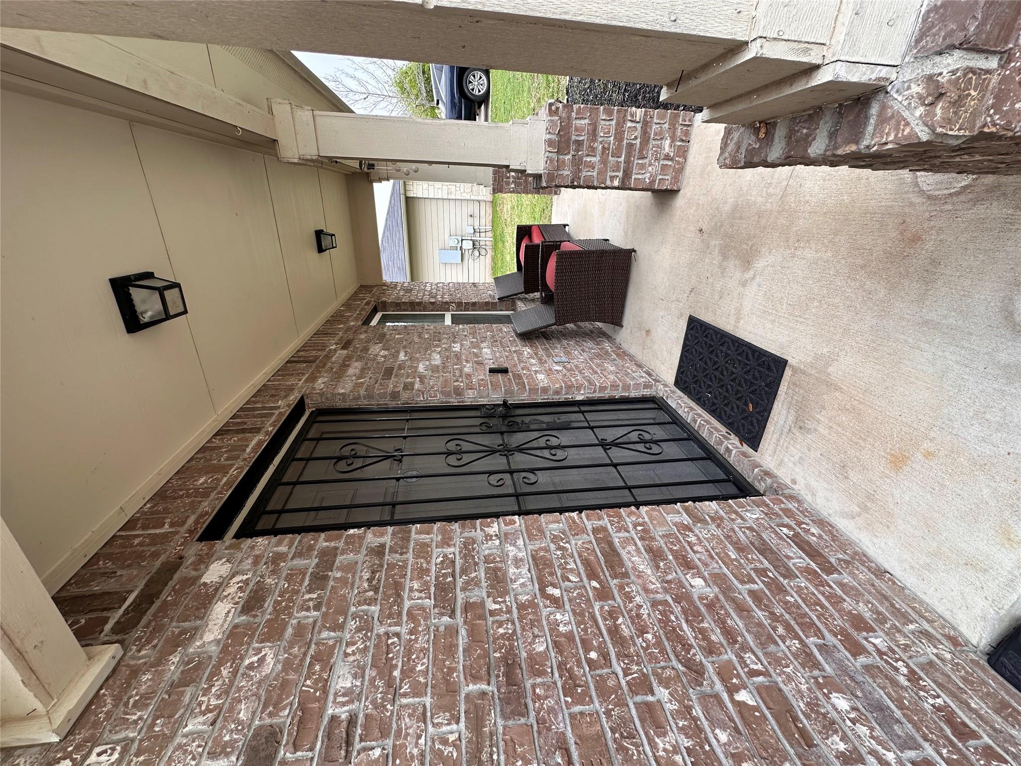 207 Liard River Rd, Hutto, TX 78634