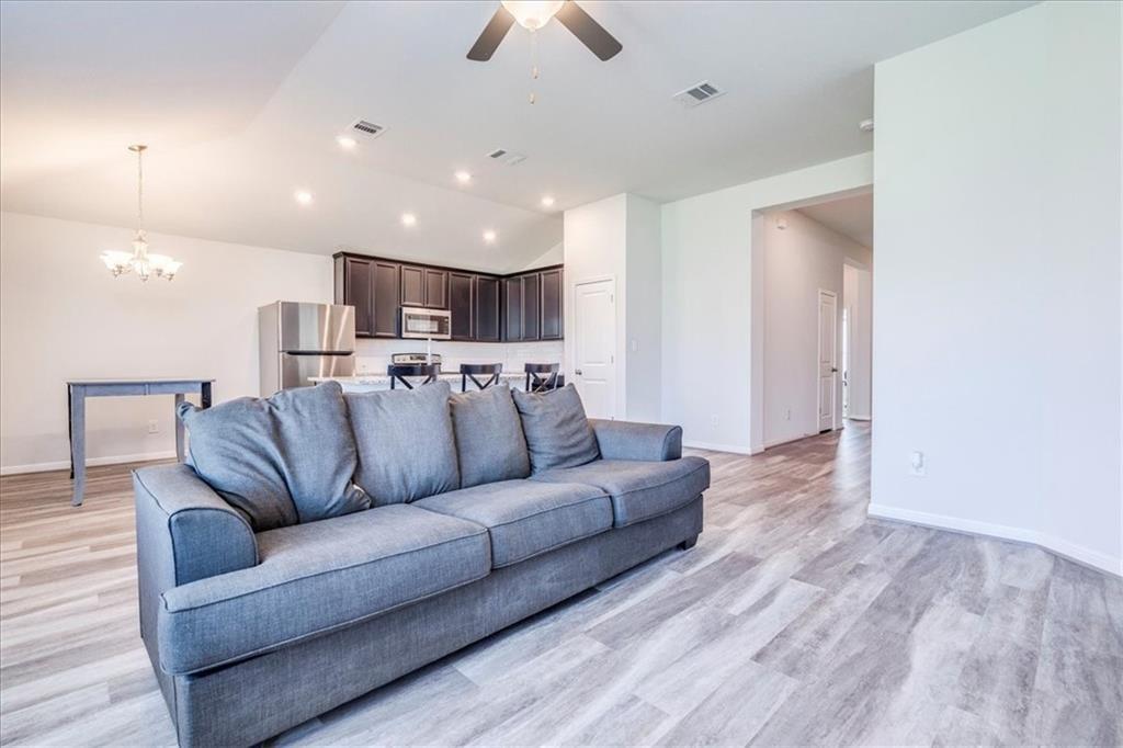 117 Balsam St, Hutto, TX 78634