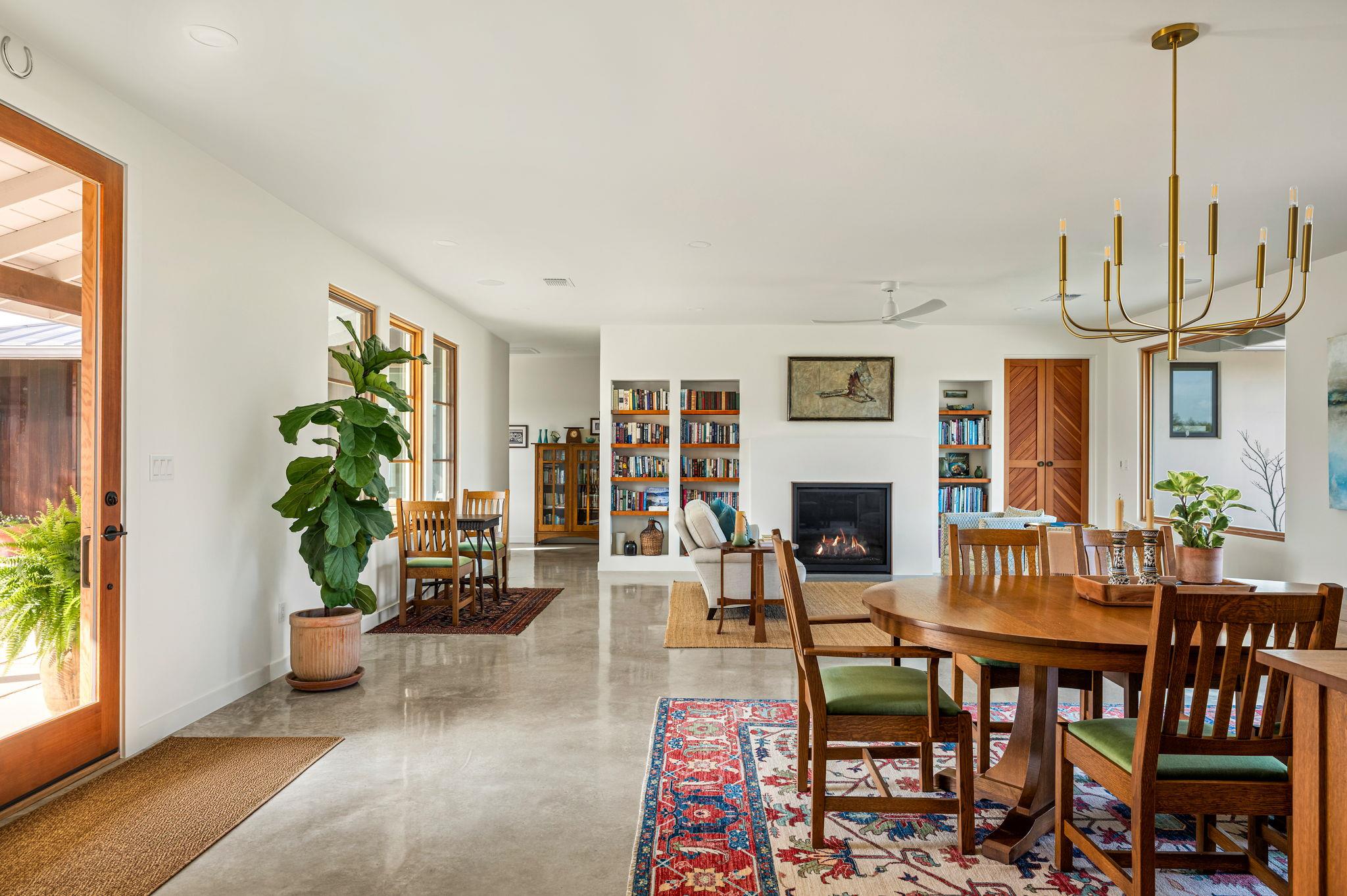 1808 Axis Cir, Fredericksburg, TX 78624