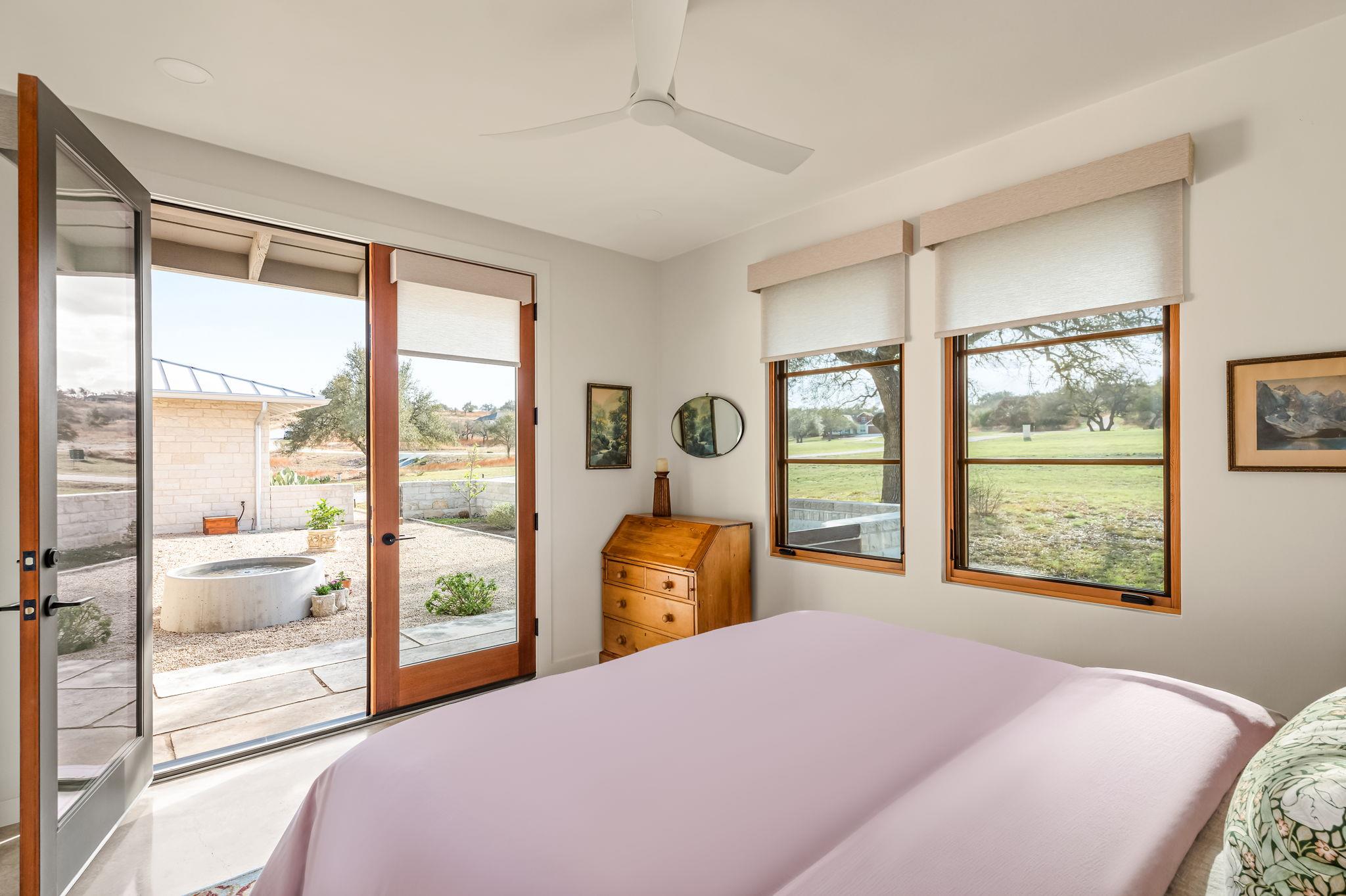 1808 Axis Cir, Fredericksburg, TX 78624