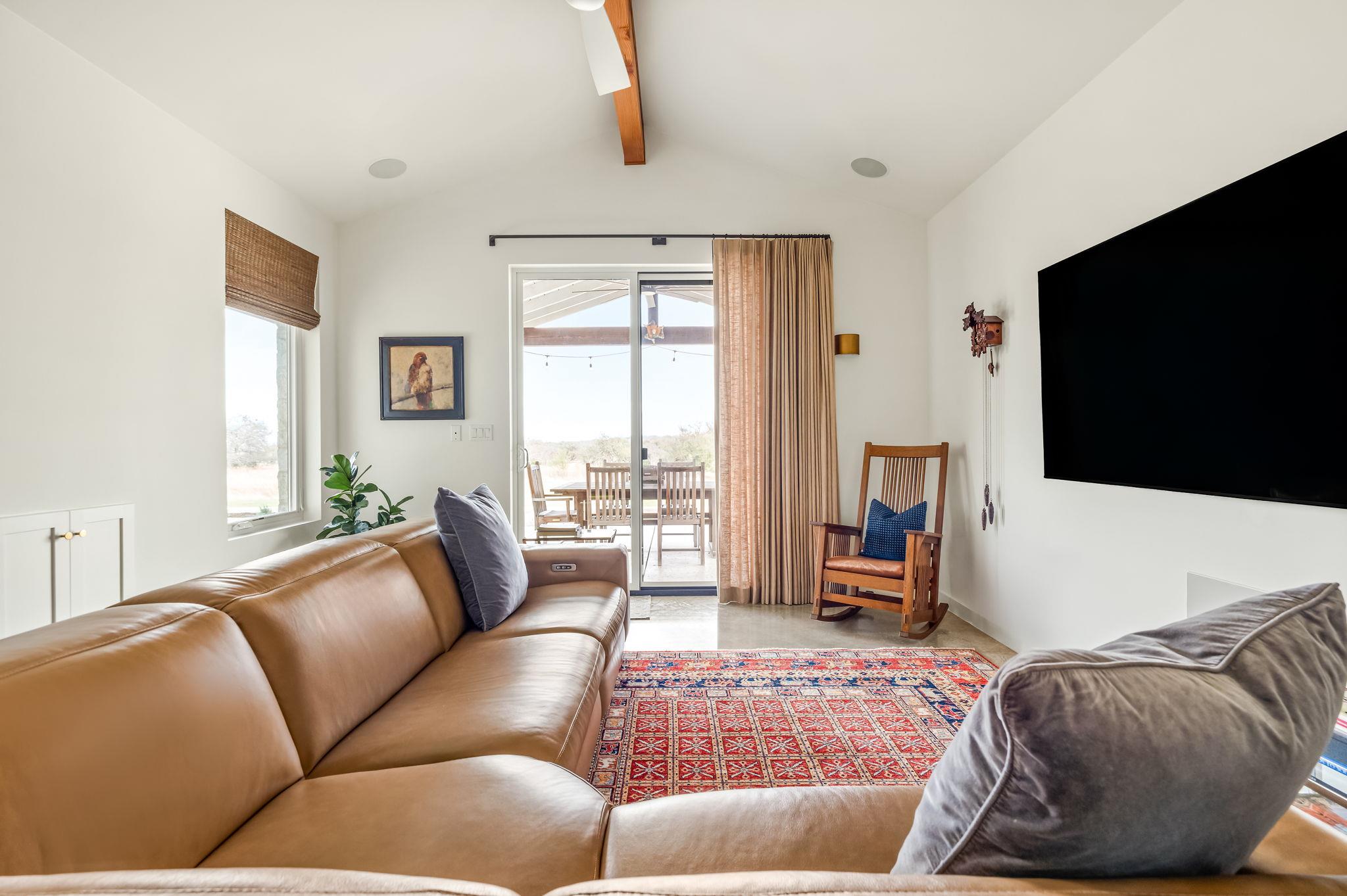 1808 Axis Cir, Fredericksburg, TX 78624