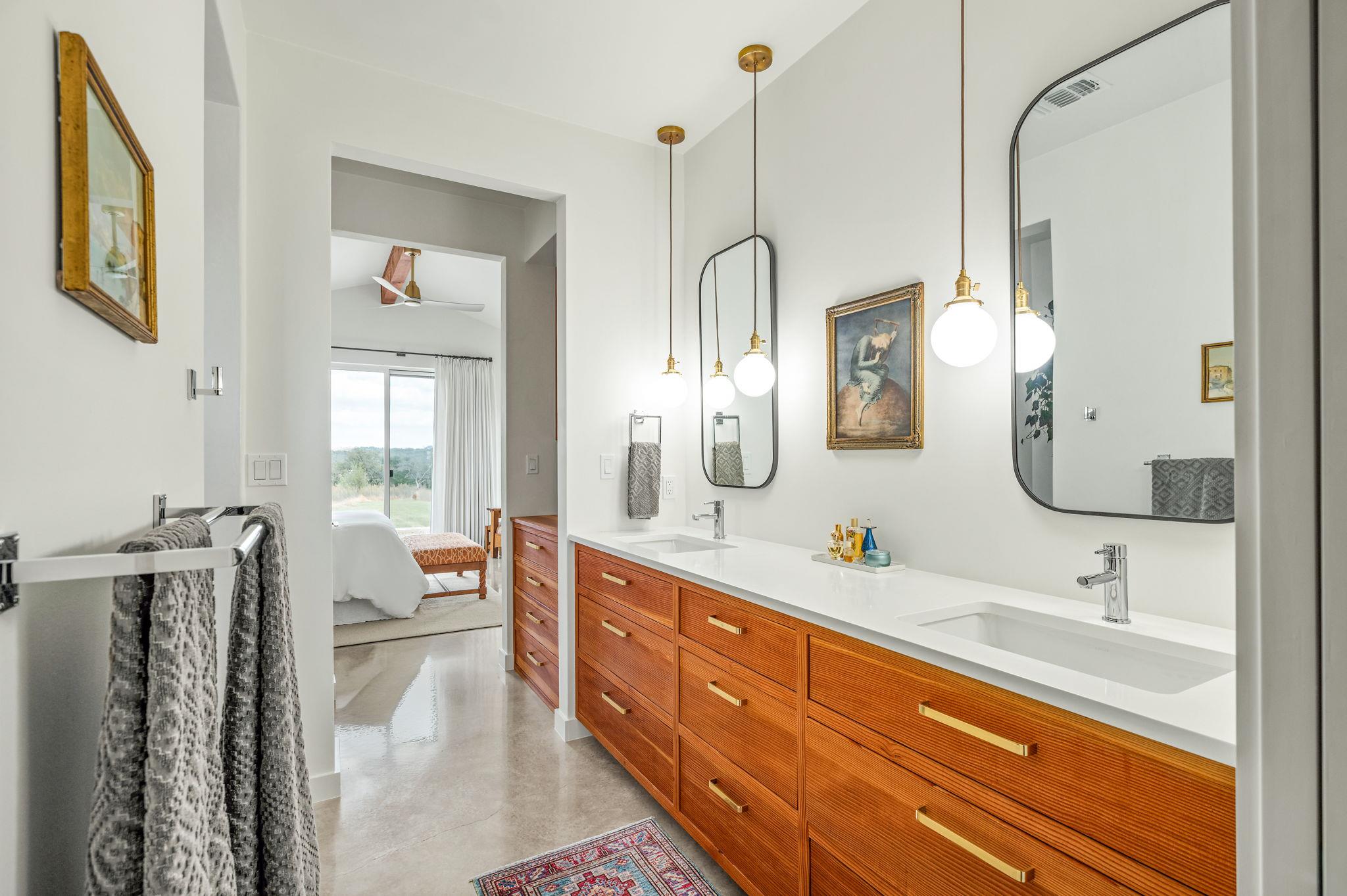 1808 Axis Cir, Fredericksburg, TX 78624