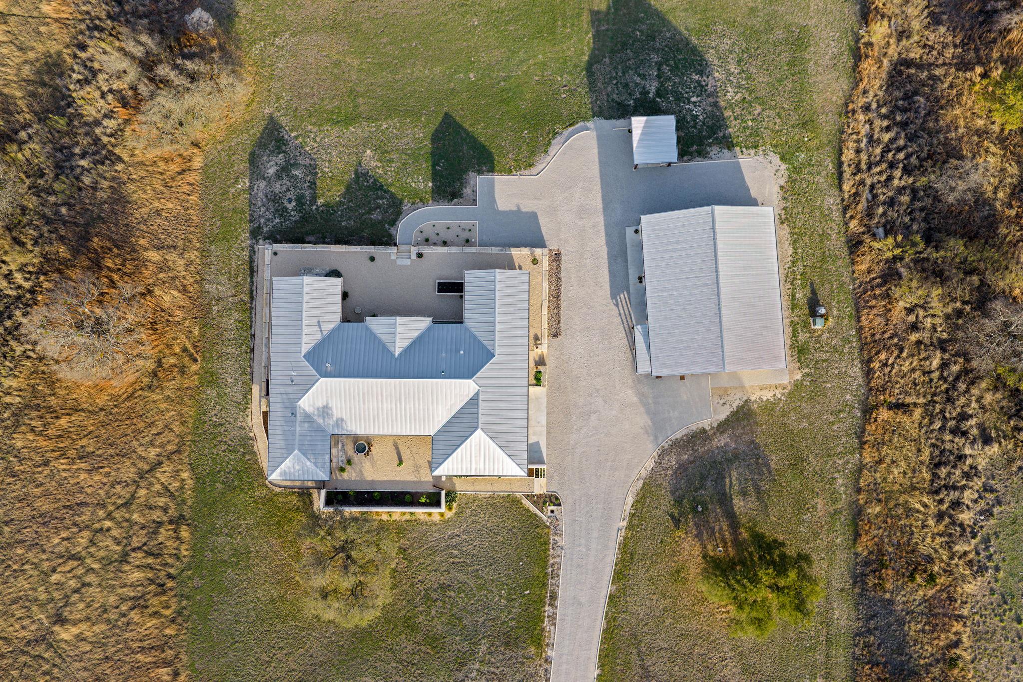 1808 Axis Cir, Fredericksburg, TX 78624