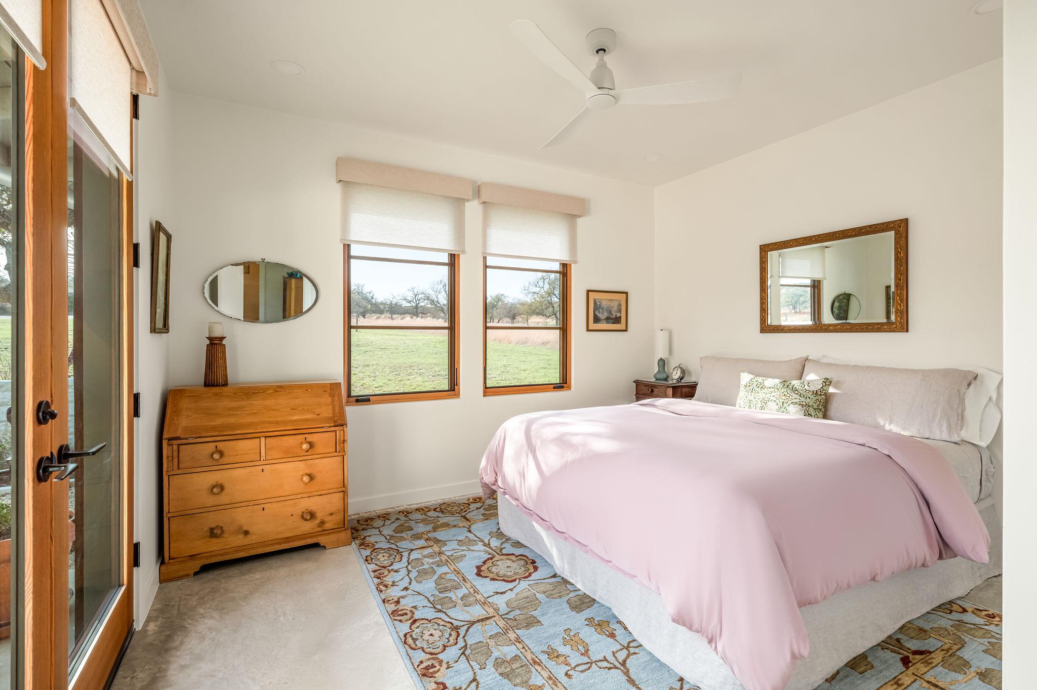 1808 Axis Cir, Fredericksburg, TX 78624