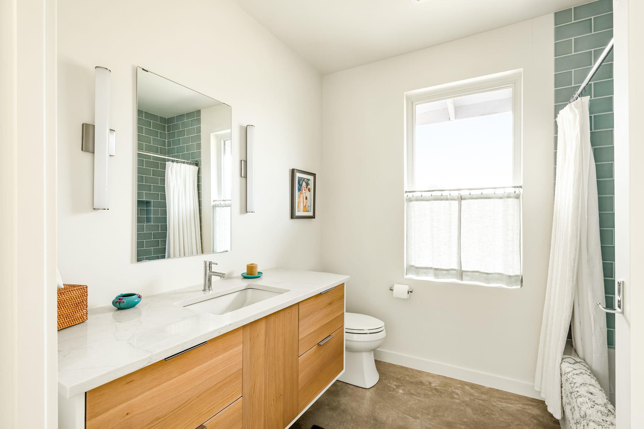 1808 Axis Cir, Fredericksburg, TX 78624