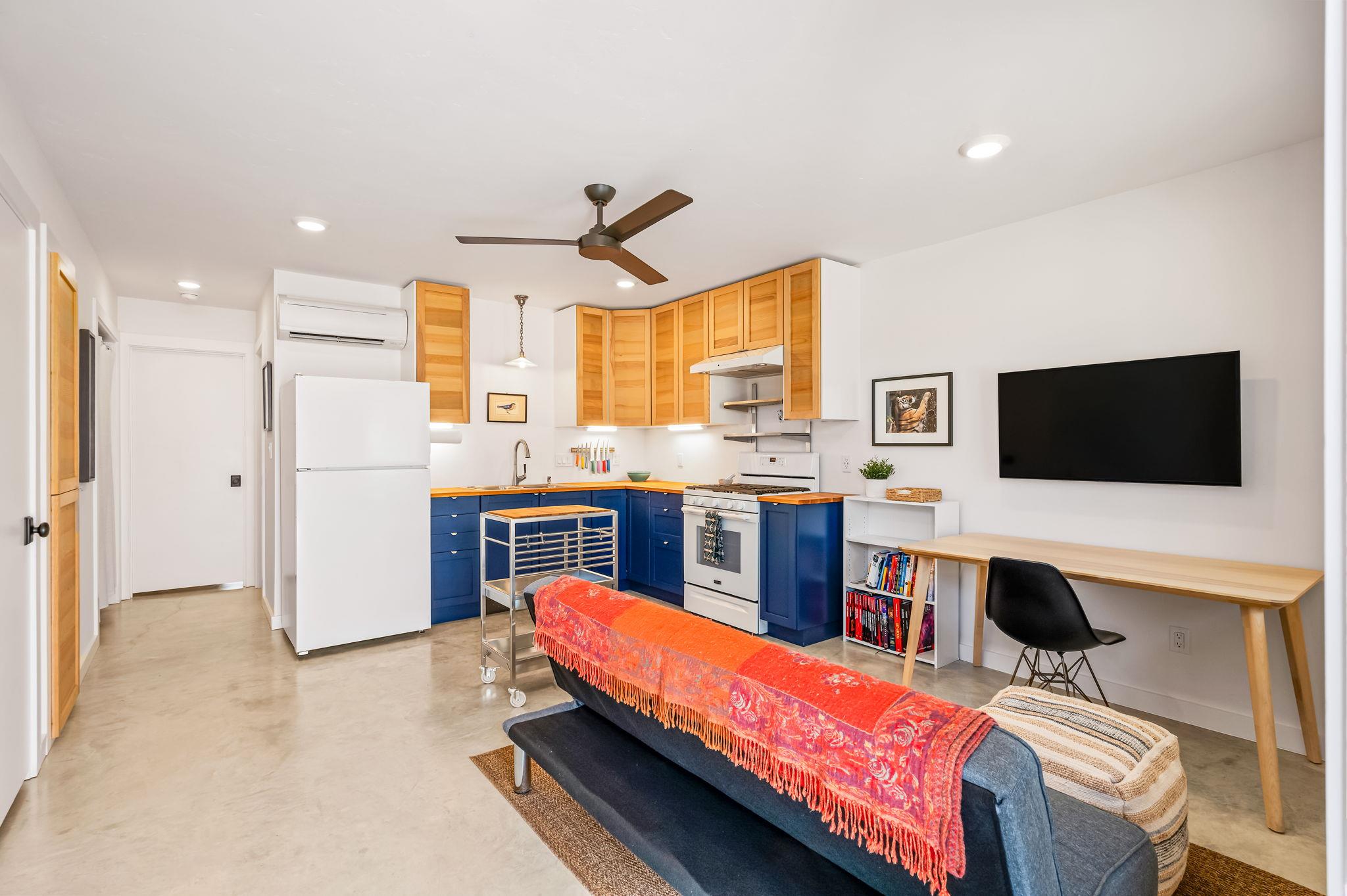 1808 Axis Cir, Fredericksburg, TX 78624