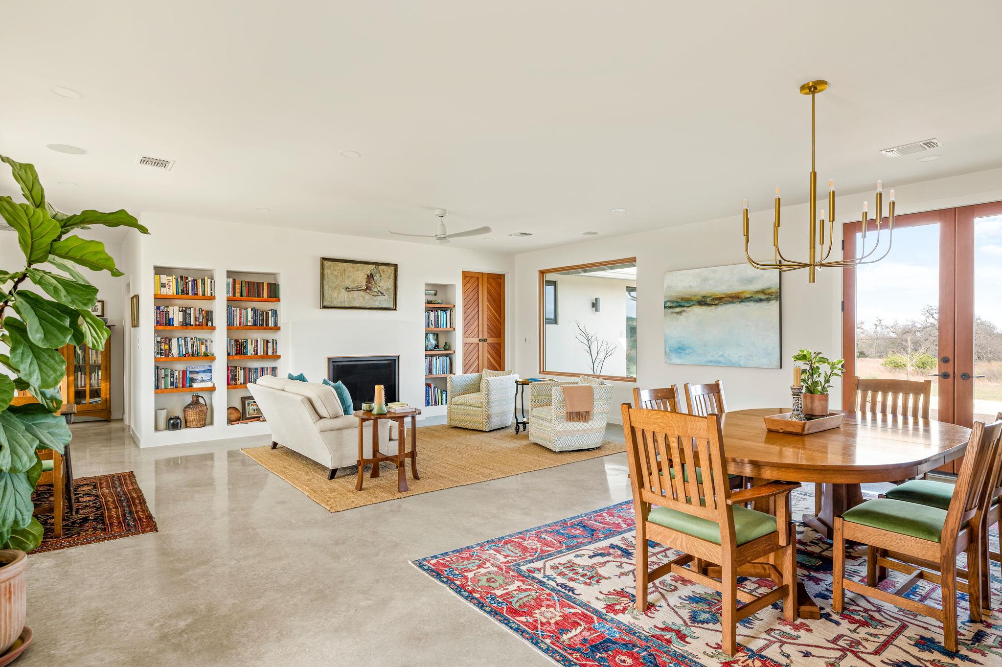 1808 Axis Cir, Fredericksburg, TX 78624