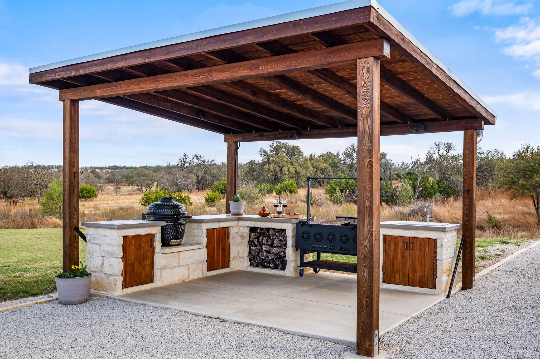 1808 Axis Cir, Fredericksburg, TX 78624