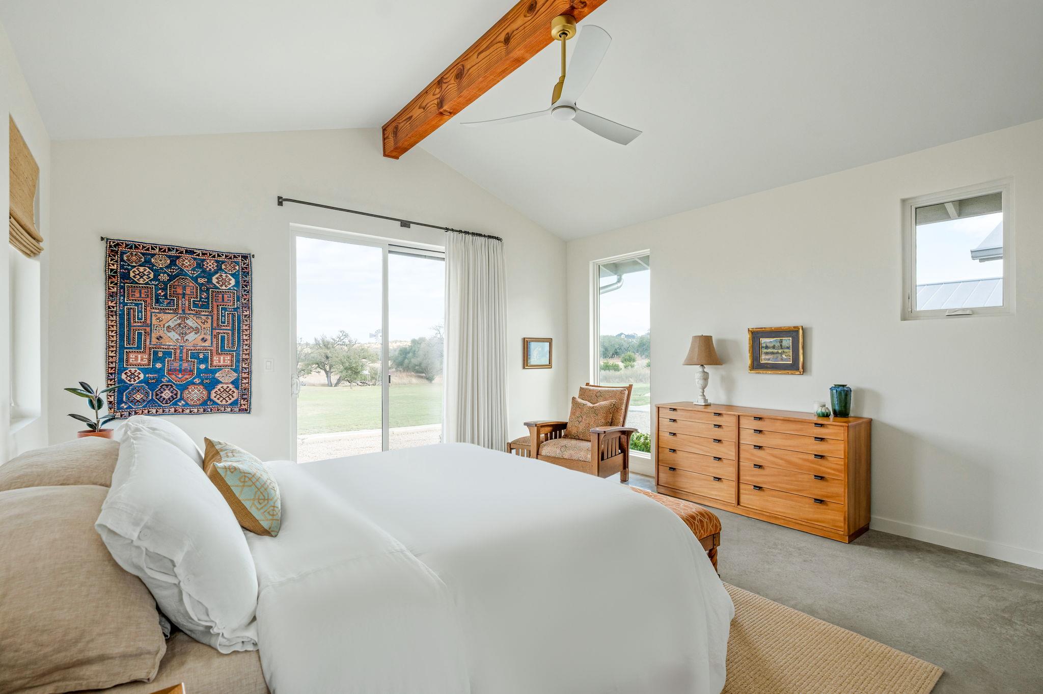 1808 Axis Cir, Fredericksburg, TX 78624