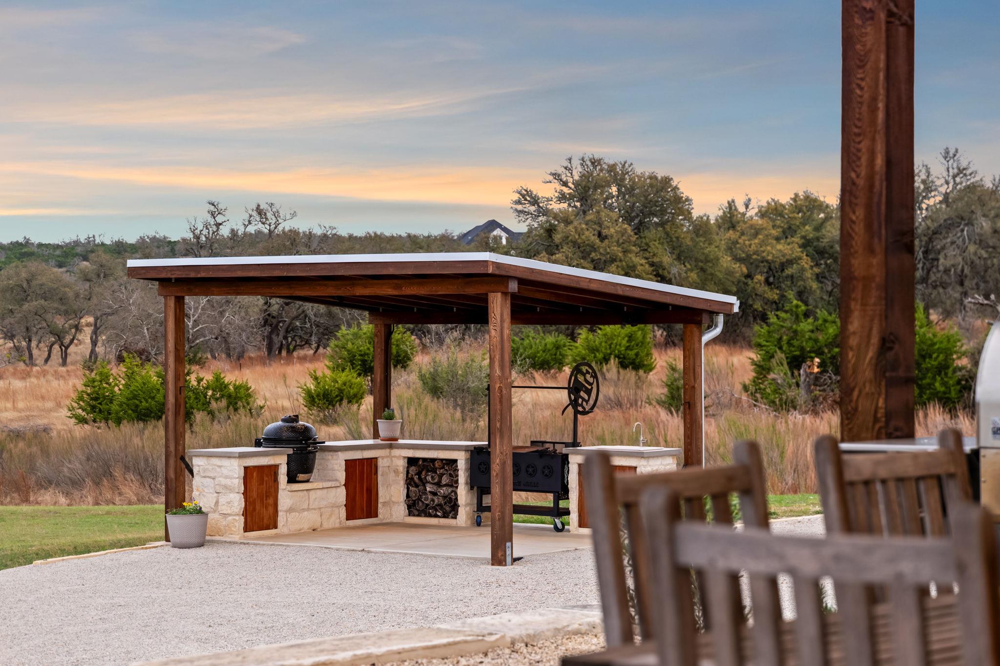 1808 Axis Cir, Fredericksburg, TX 78624