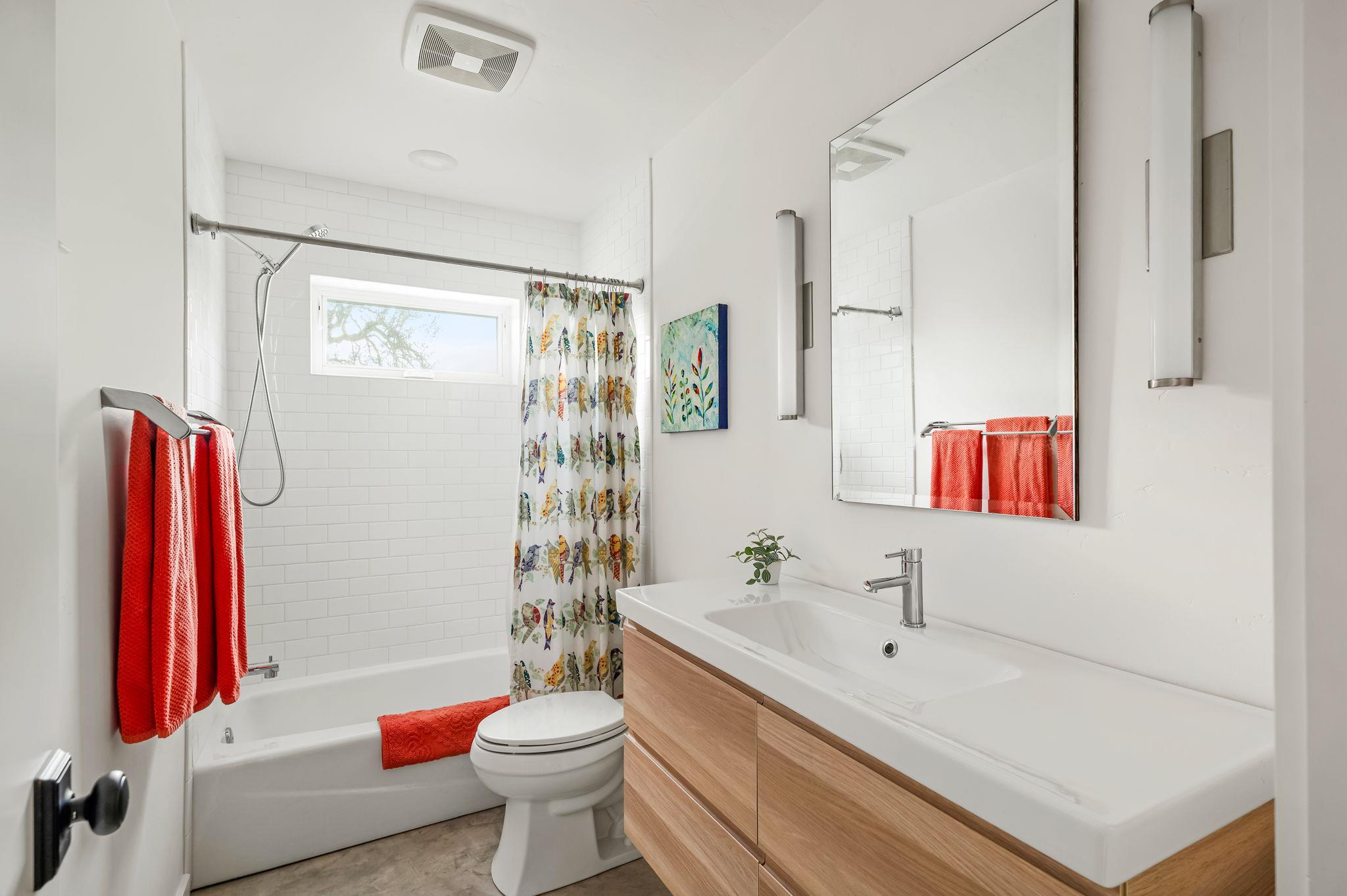 1808 Axis Cir, Fredericksburg, TX 78624