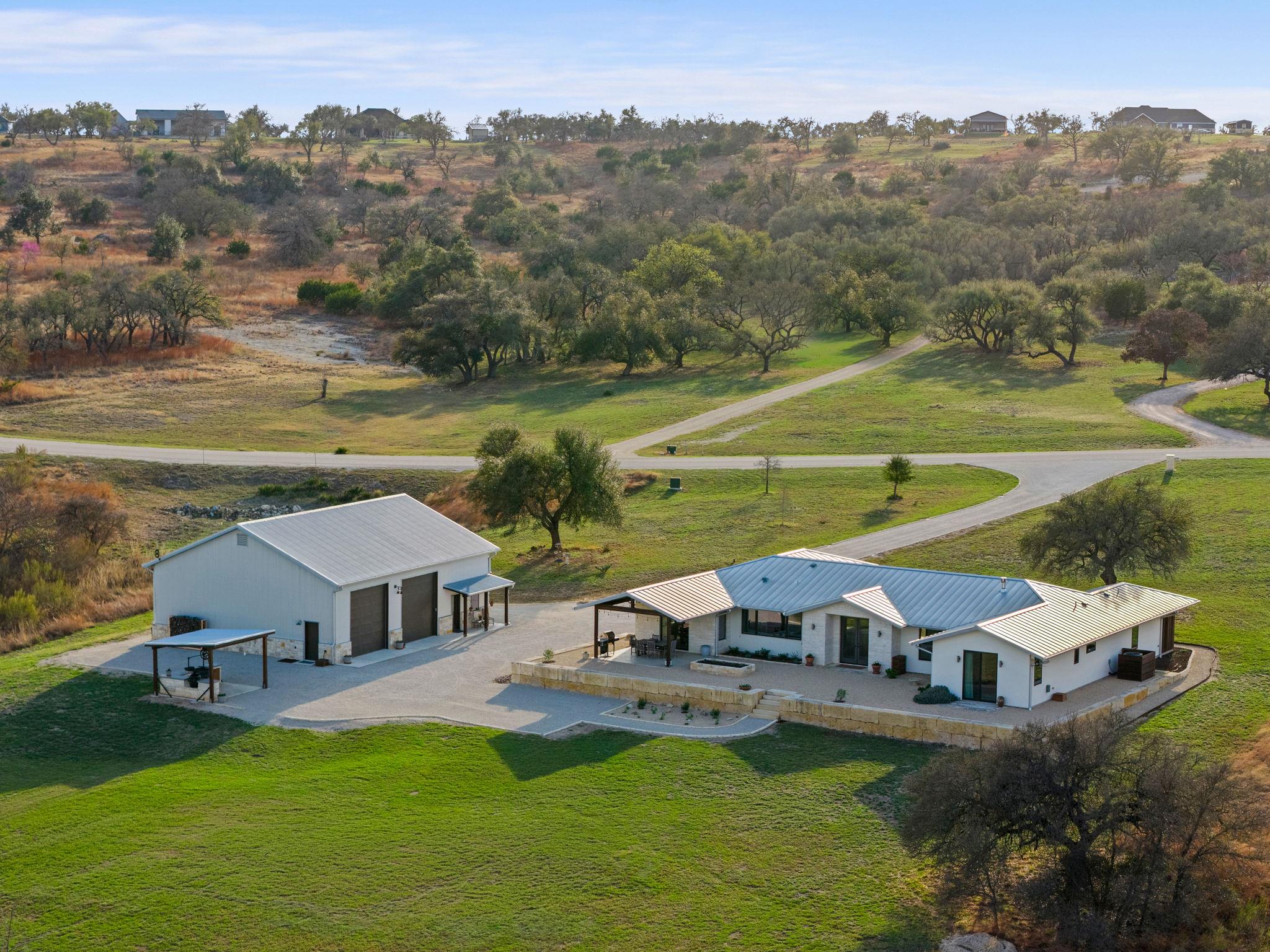 1808 Axis Cir, Fredericksburg, TX 78624