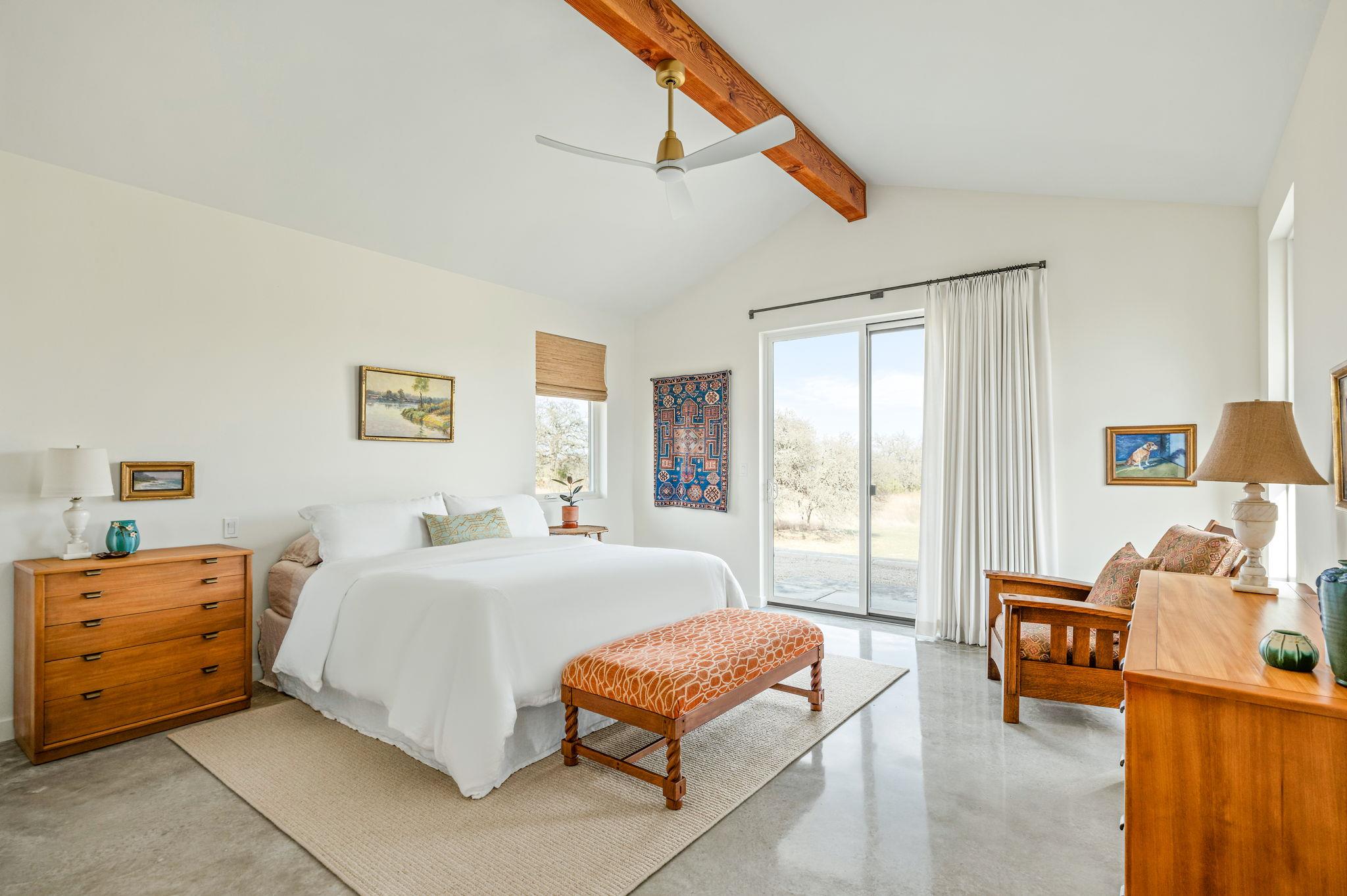 1808 Axis Cir, Fredericksburg, TX 78624