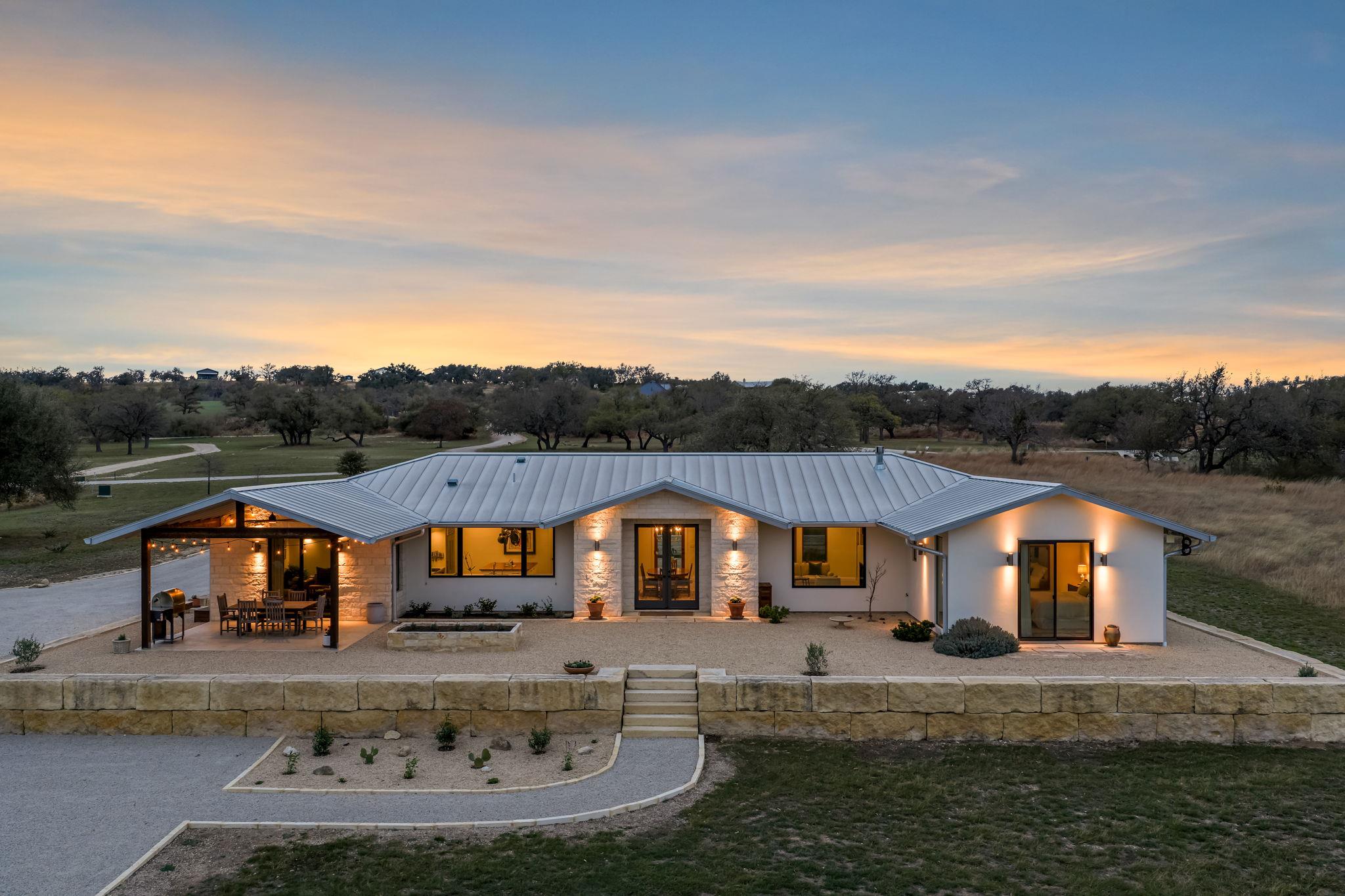 1808 Axis Cir, Fredericksburg, TX 78624