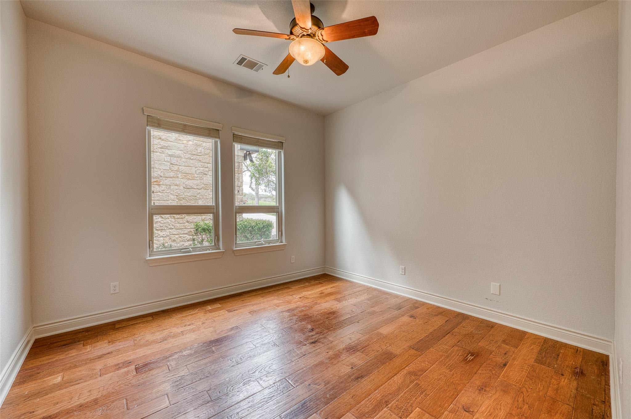 103 Sandy Mountain Dr, Sunrise Beach, TX 78643