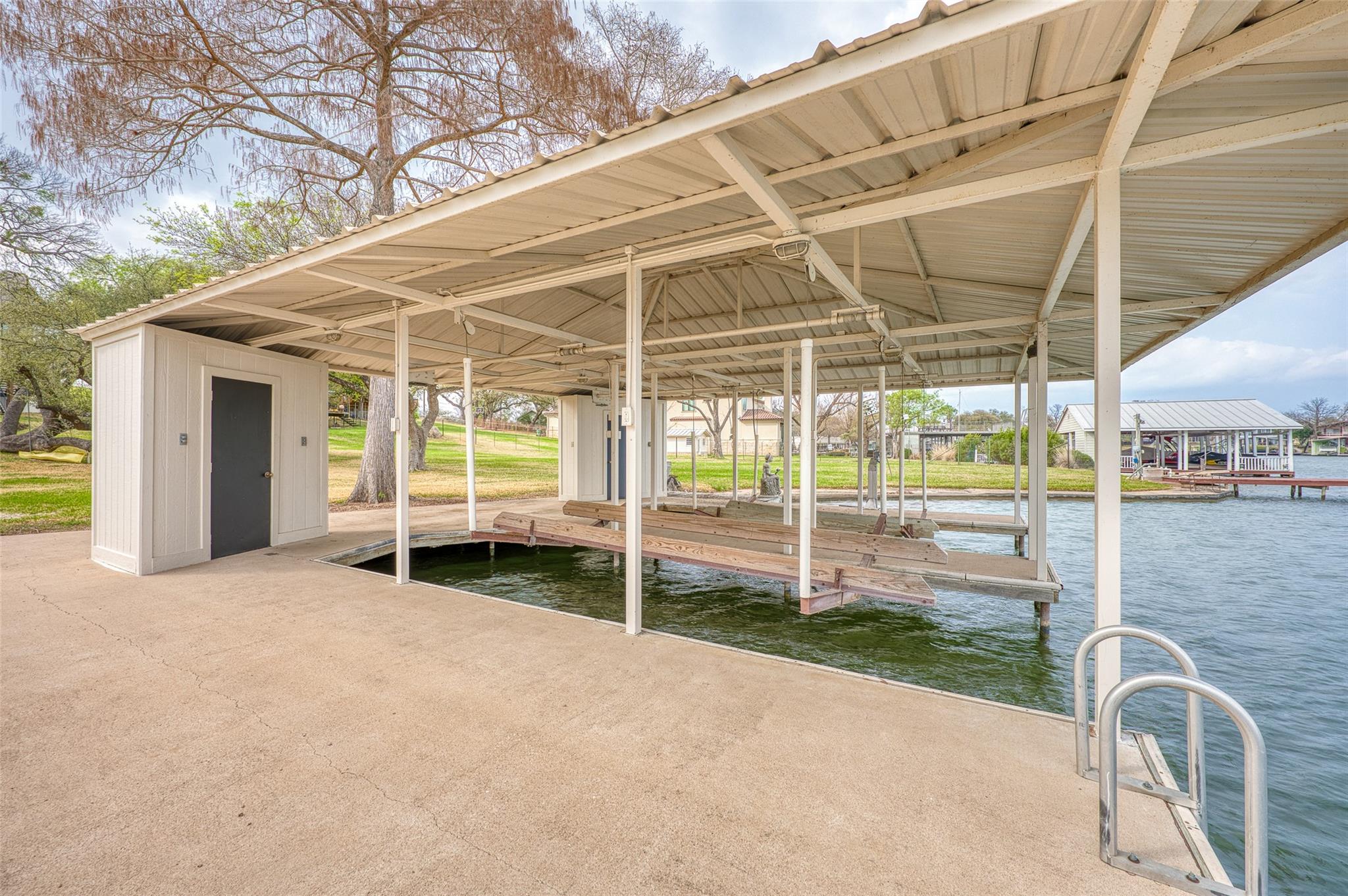 103 Sandy Mountain Dr, Sunrise Beach, TX 78643