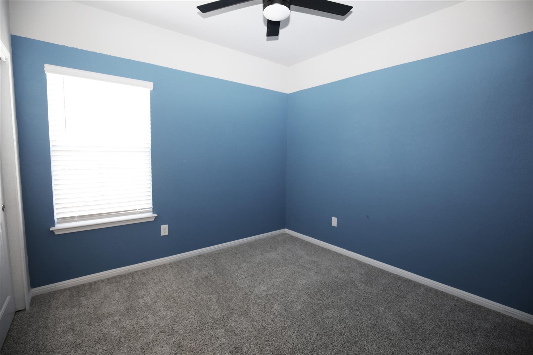 325 Old Glory Trl, Liberty Hill, TX 78642