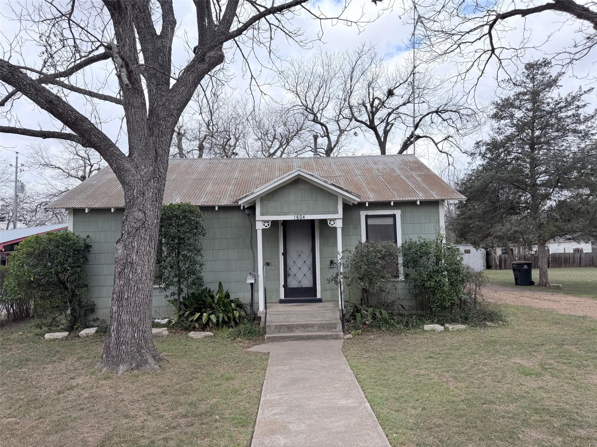 1604 Main St, Bastrop, TX 78602