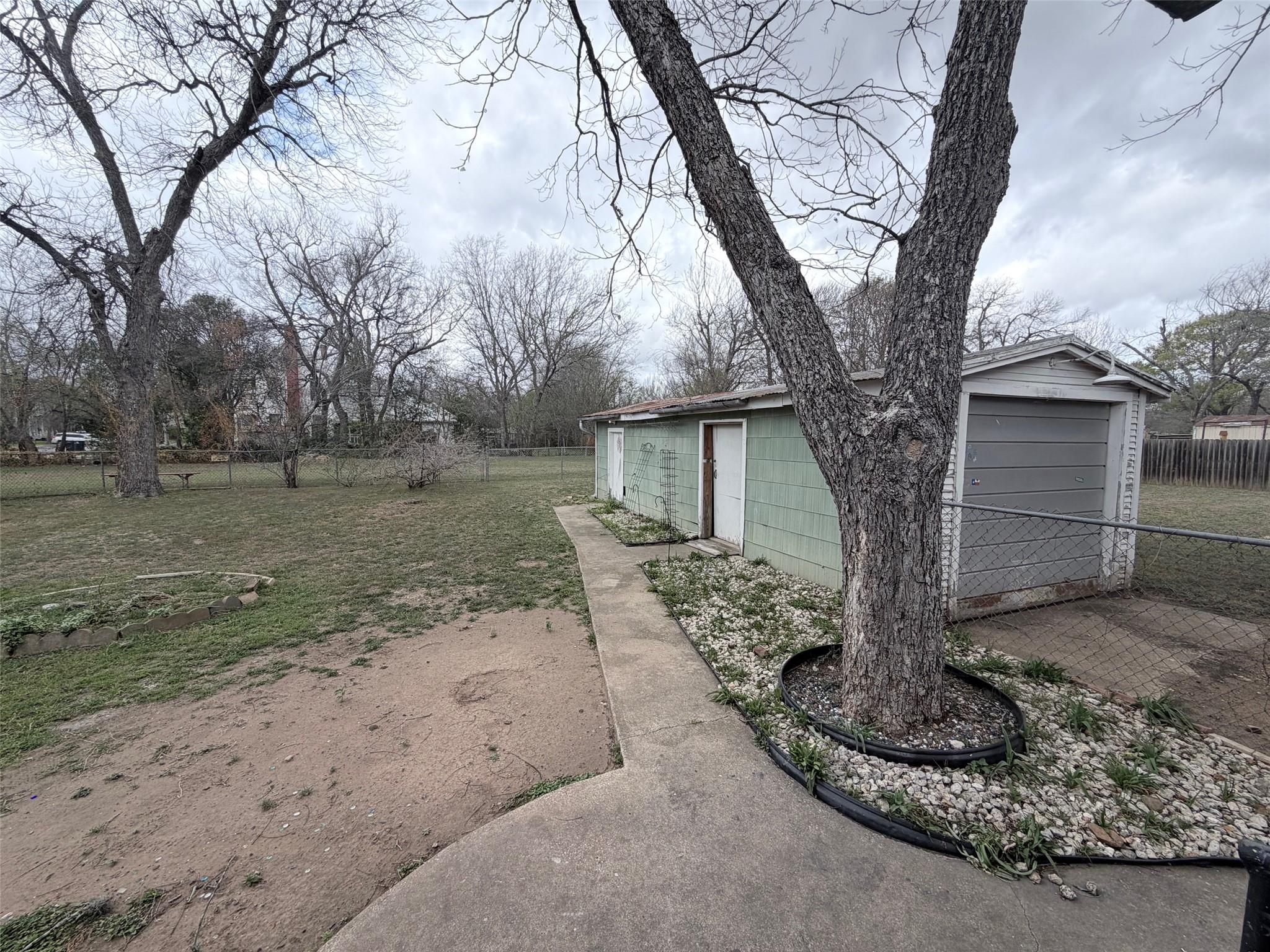 1604 Main St, Bastrop, TX 78602