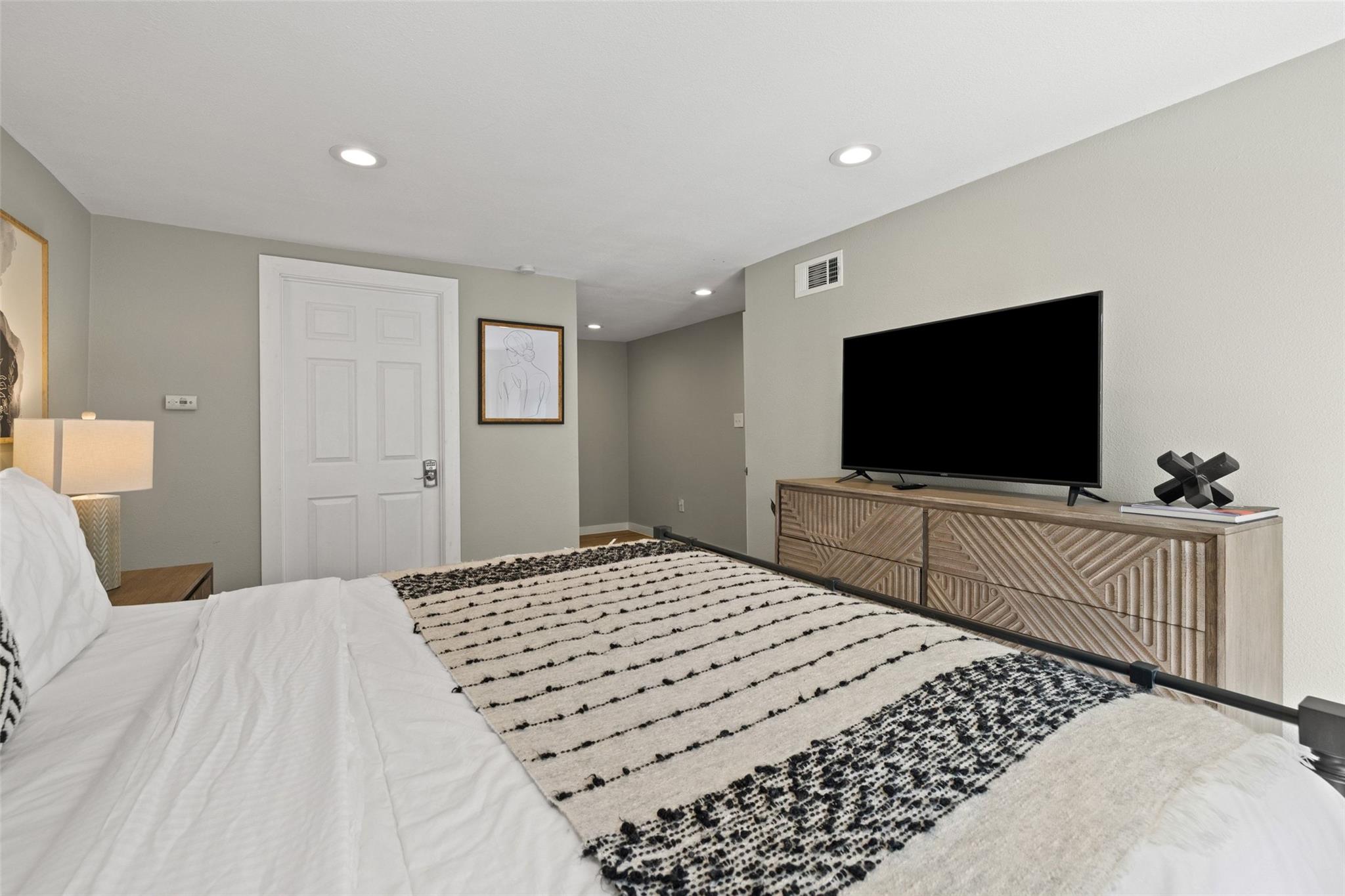 900 Deer Creek Cir, Dripping Springs, TX 78620