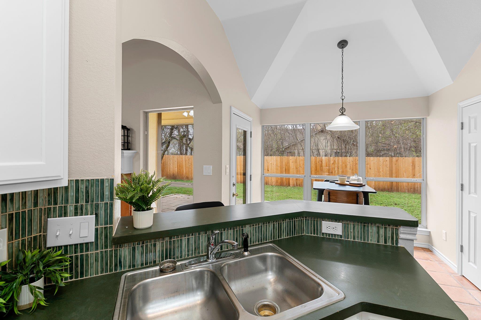 500 Maple Run Dr, Round Rock, TX 78664