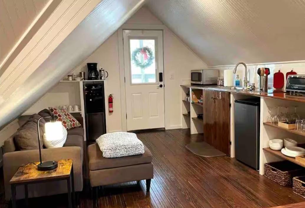 1241 Post OakPoint Rd, New Ulm, TX 78950